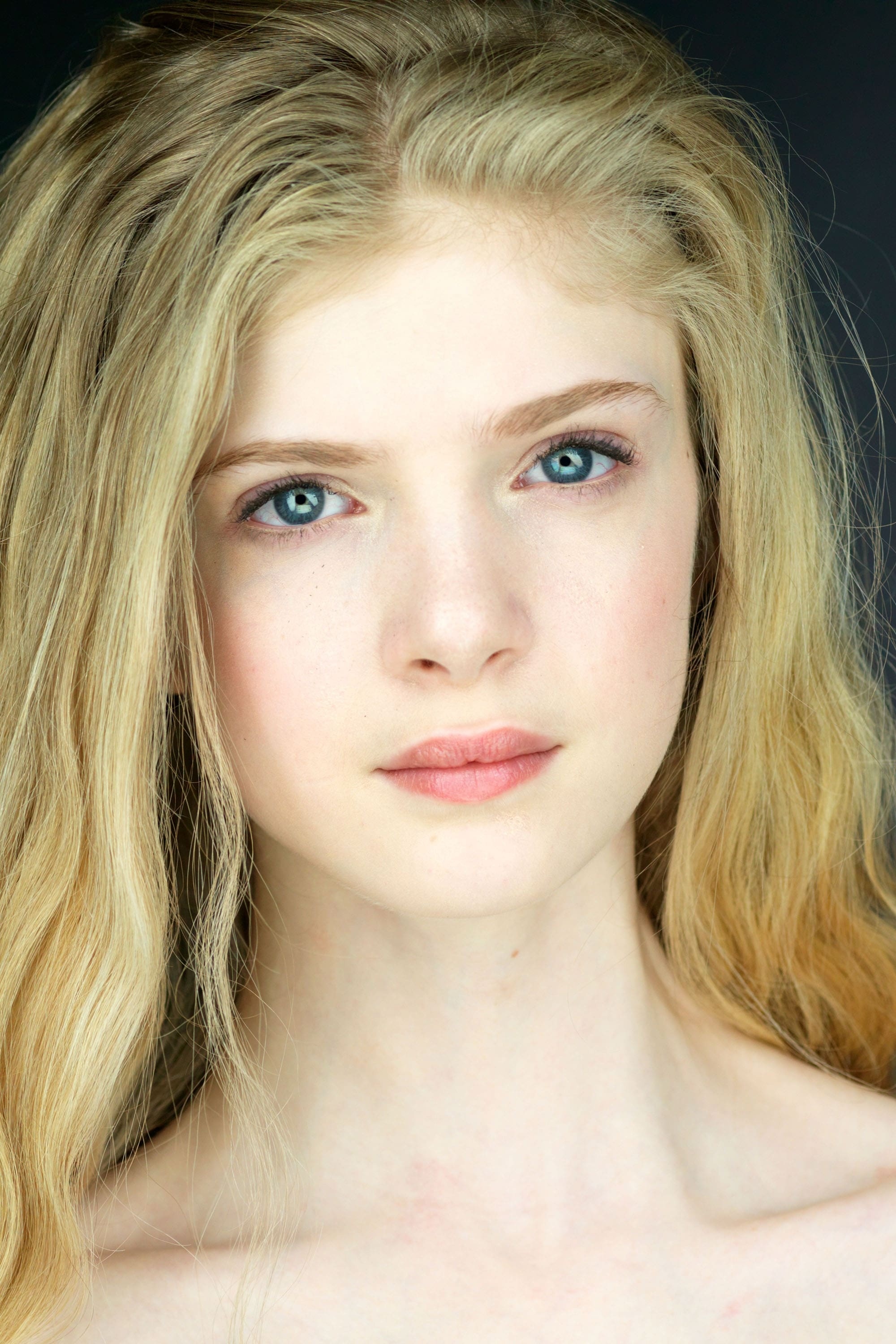 Elena Kampouris profile, Movie database images, The Movie DB, 2000x3000 HD Phone