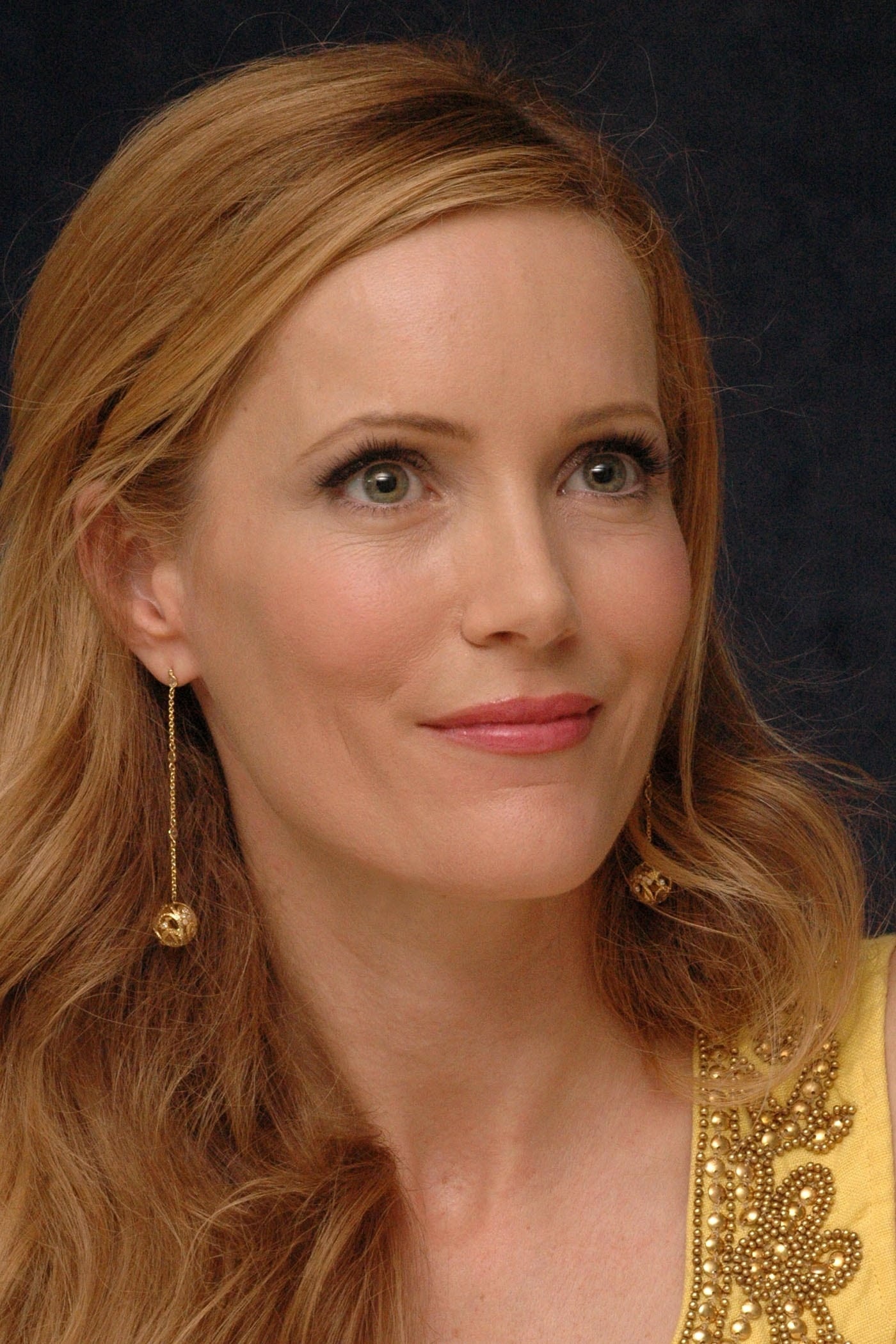 Leslie Mann, Versatile actress, TMDB profile, Filmography, 1400x2100 HD Phone