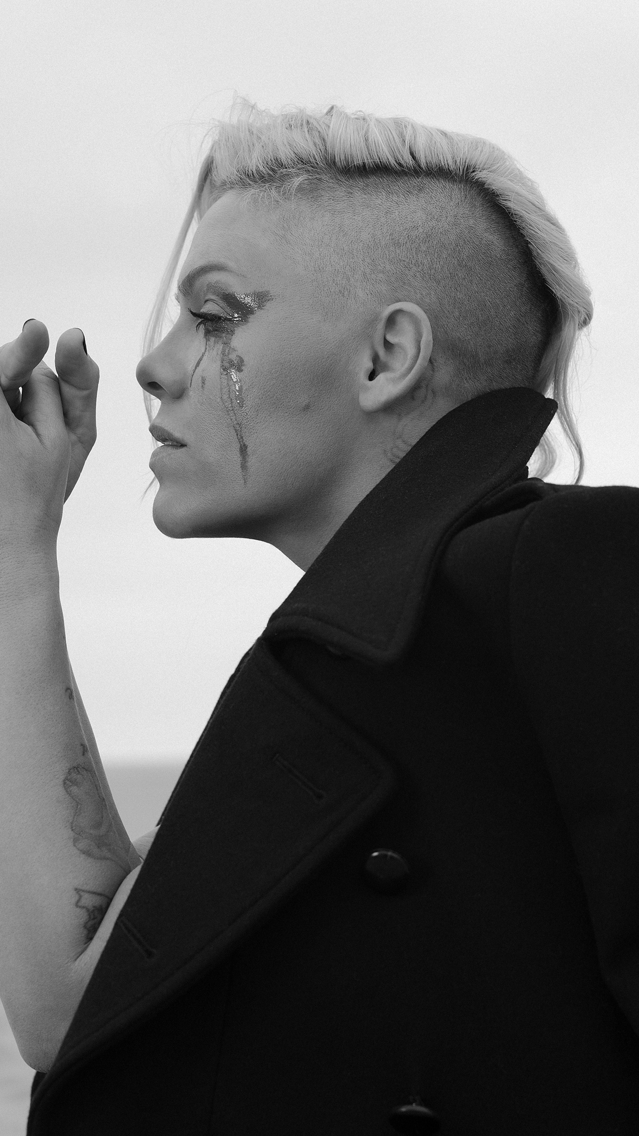 P!nk, 2017 monochrome, Sony xperia, HD wallpapers, 2160x3840 4K Phone