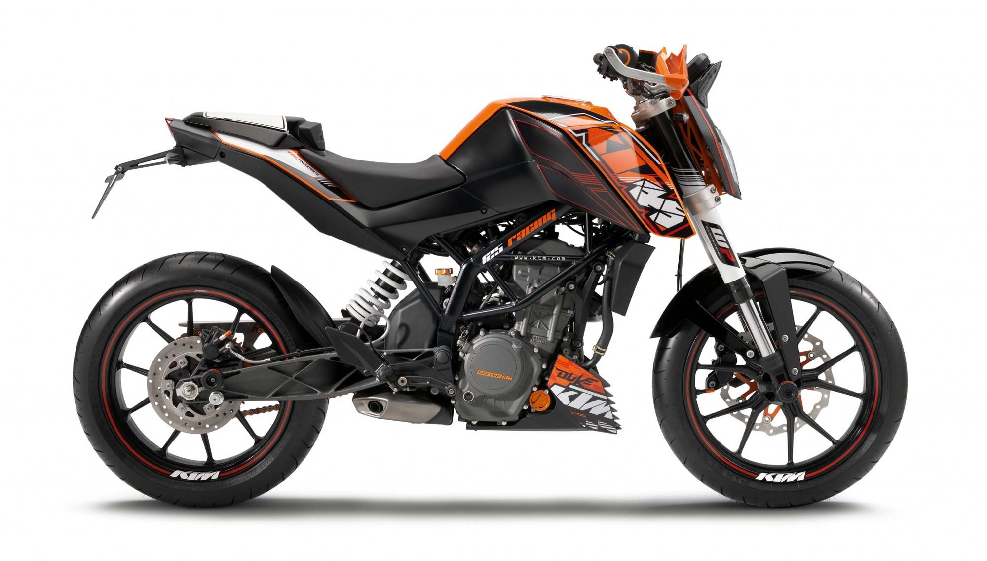 KTM 125 Duke, Bajaj built, Asphalt & Rubber, Bike, 2000x1140 HD Desktop