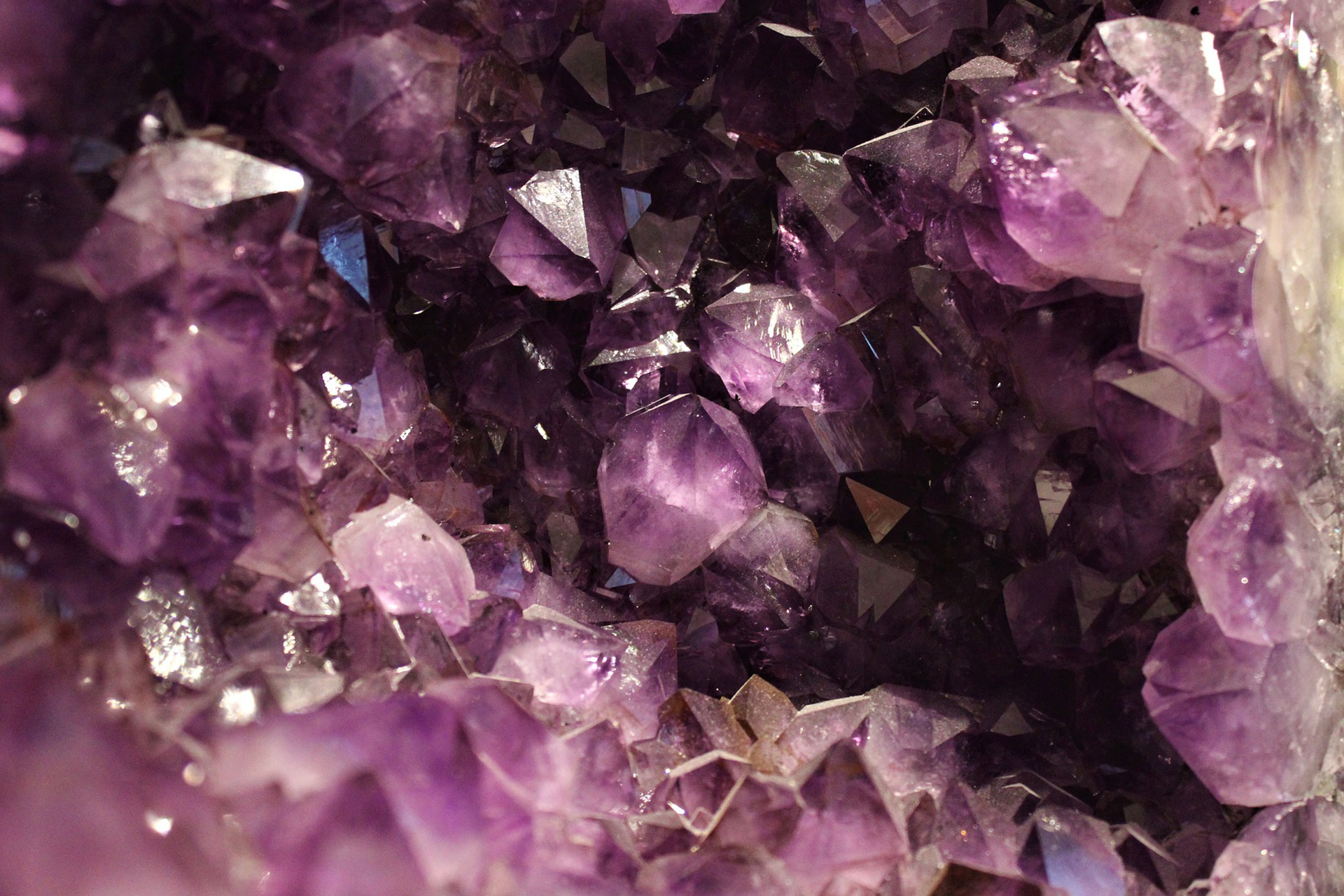 Amethyst crystal, Stunning wallpapers, Crystal backgrounds, Crystal allure, 1920x1280 HD Desktop