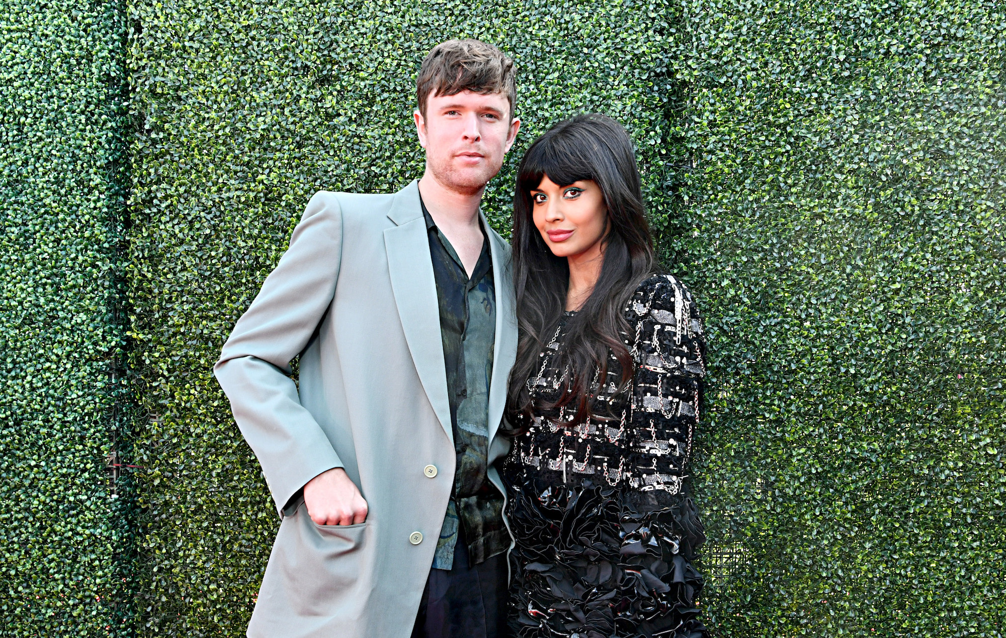 James Blake, Jameela Jamil, Assume form, 2000x1270 HD Desktop