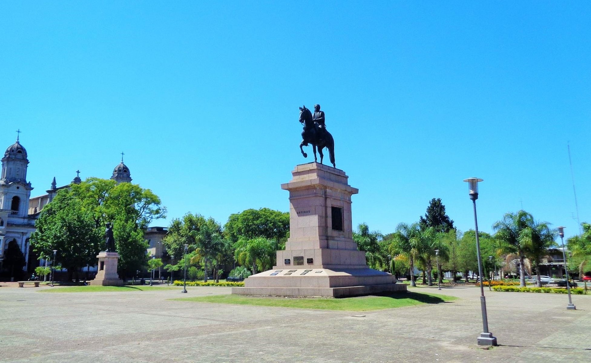 Uruguay, Salto city, Rio Uruguay, Vagabundler, 1960x1200 HD Desktop