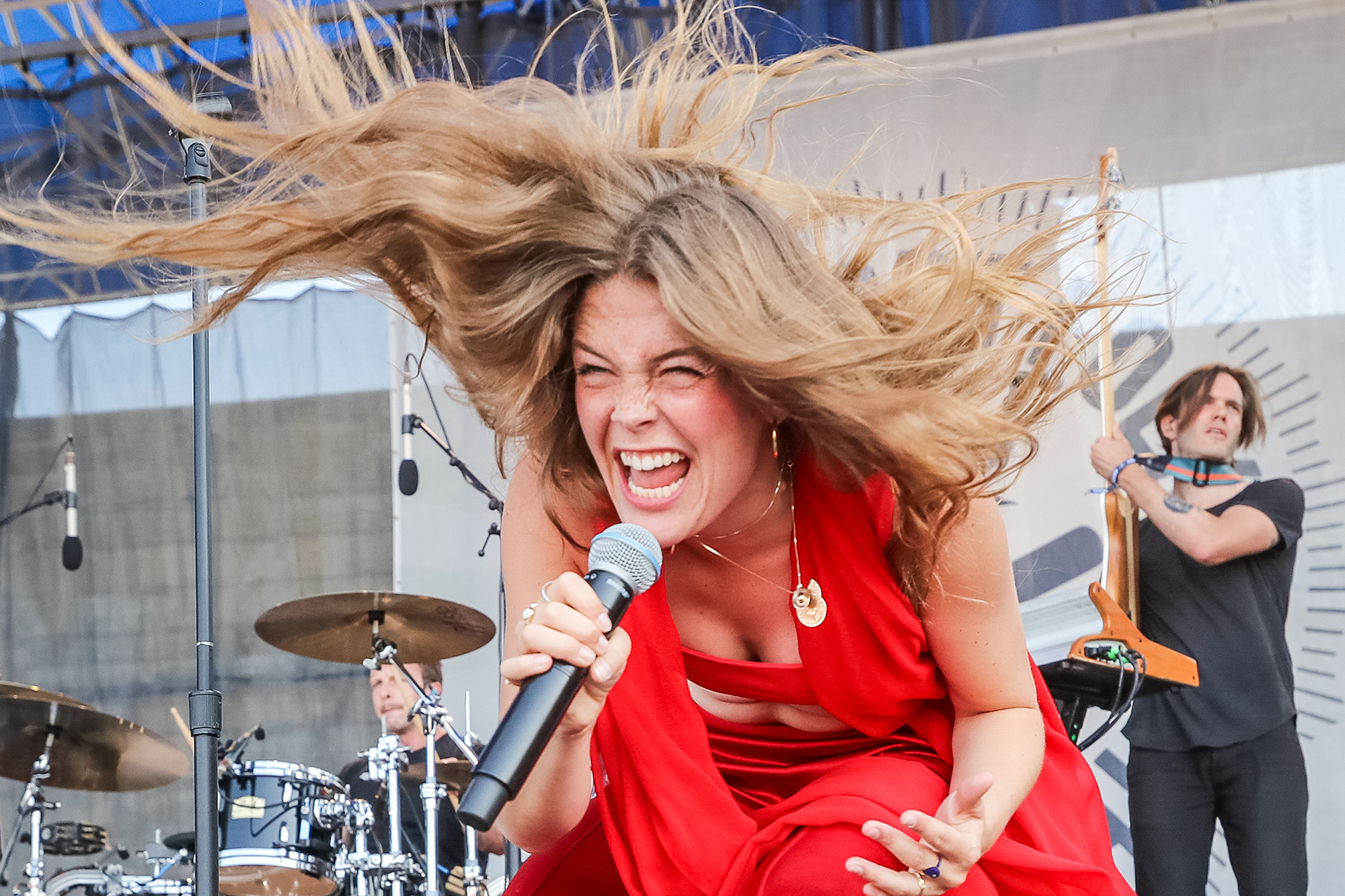 Maggie Rogers, NYU alum, Radio City headliner, Musical achievements, 2000x1340 HD Desktop