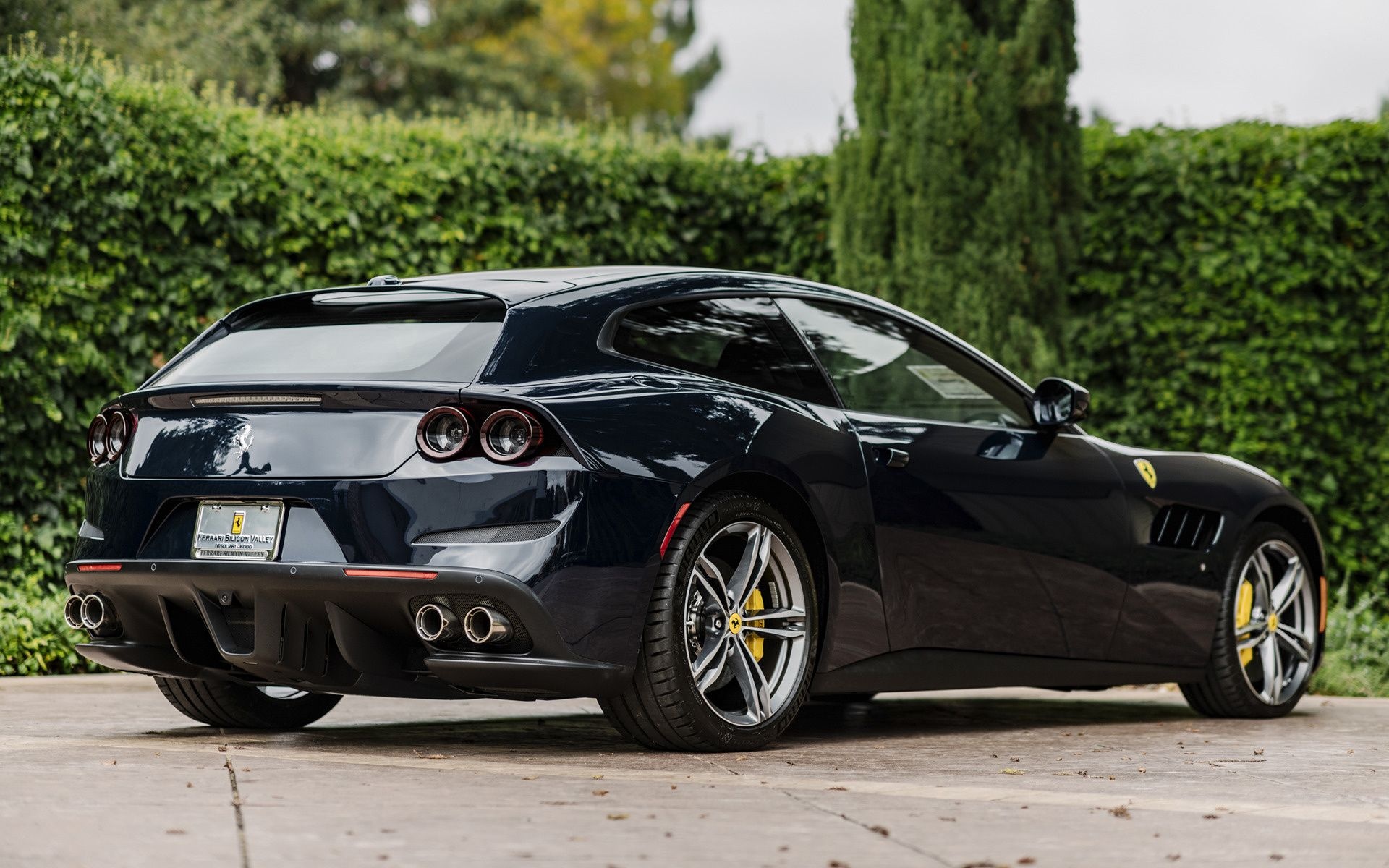 Ferrari GTC4 Lusso, Forgotten facts, Exceptional performance, Enthusiast's dream, 1920x1200 HD Desktop