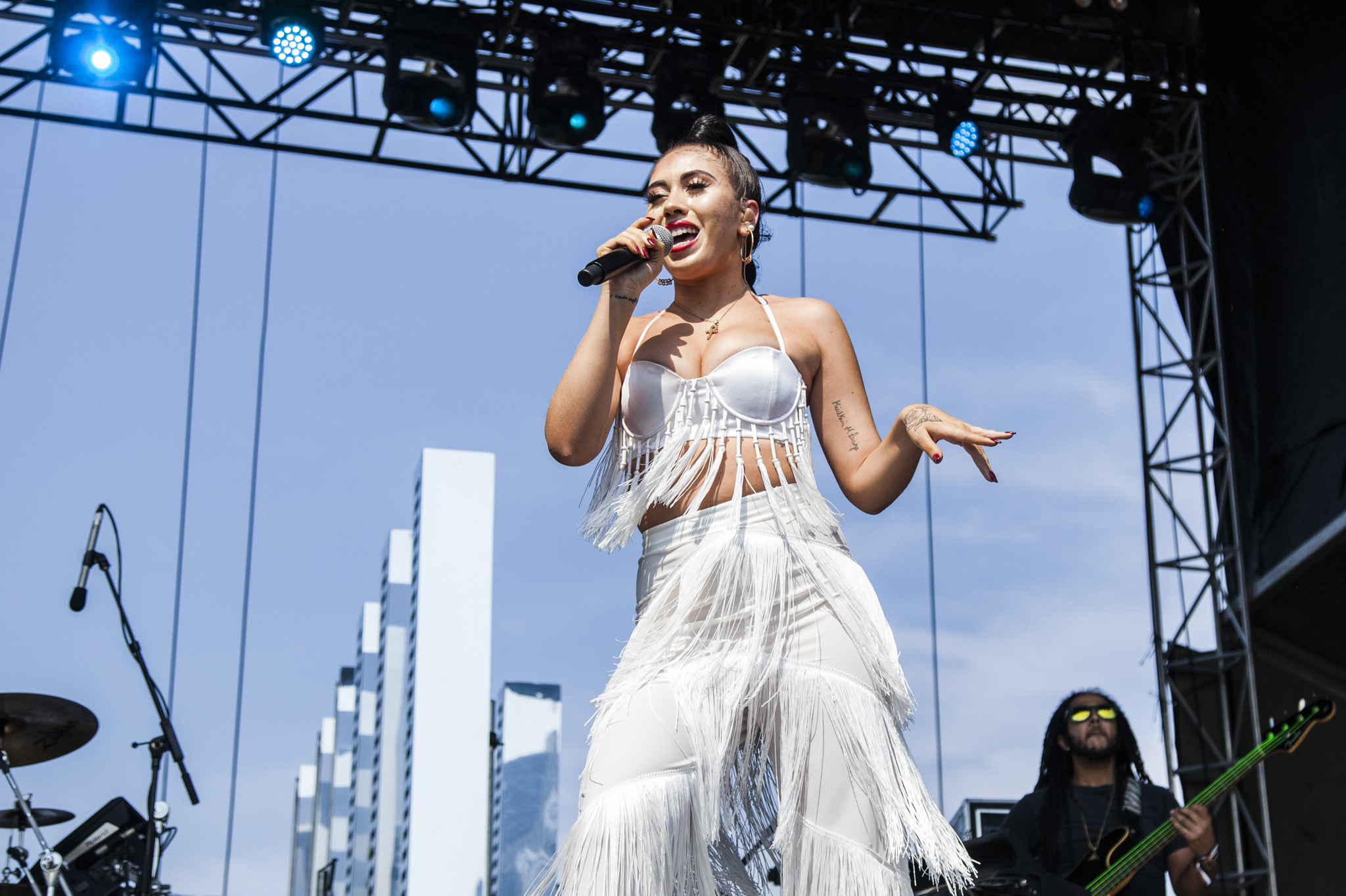 Kali Uchis, Iris Temple, Tatiana Hazel, Chicago, 2050x1370 HD Desktop