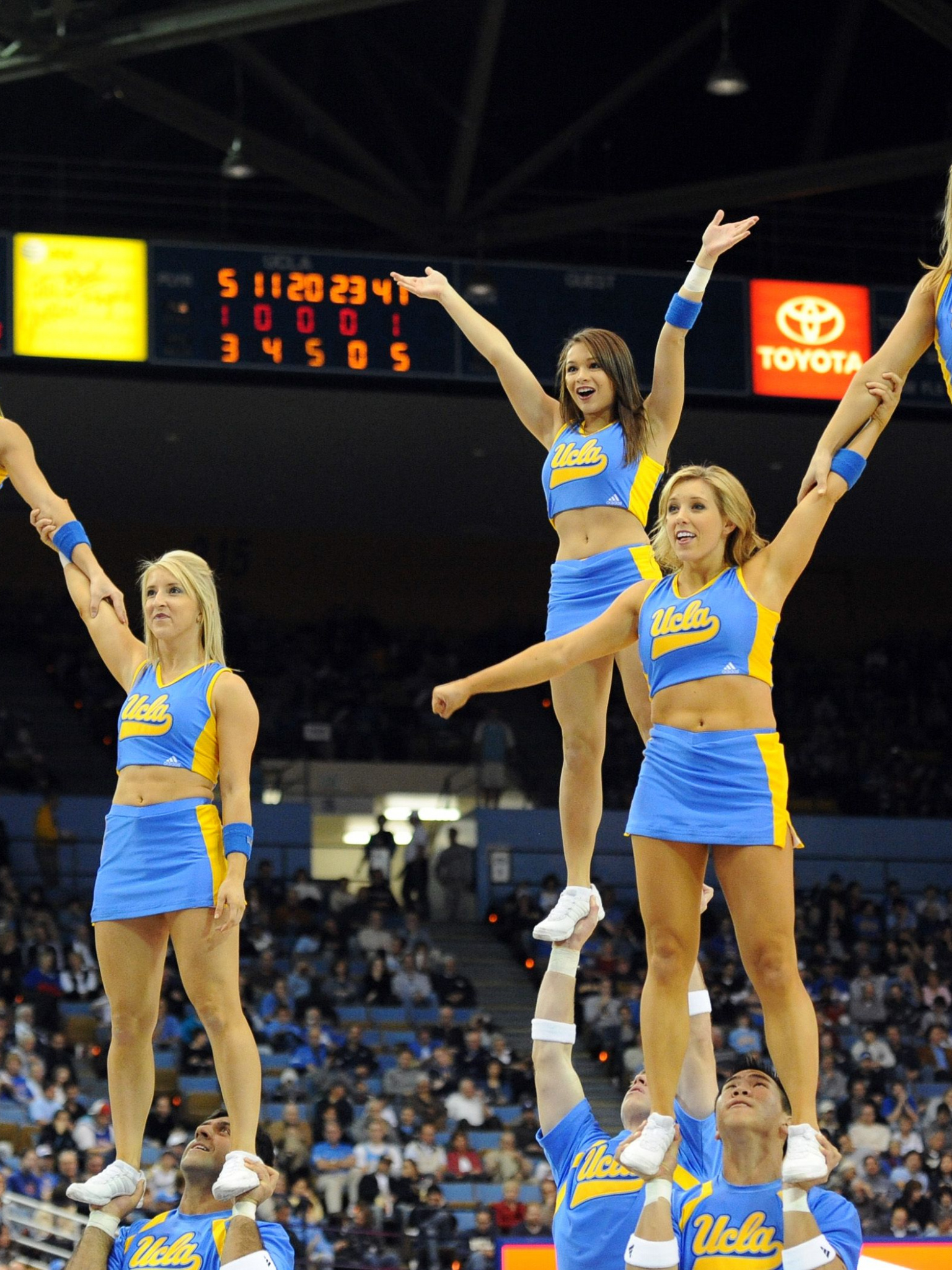 UCLA, Cheerleaders Wallpaper, 1540x2050 HD Phone