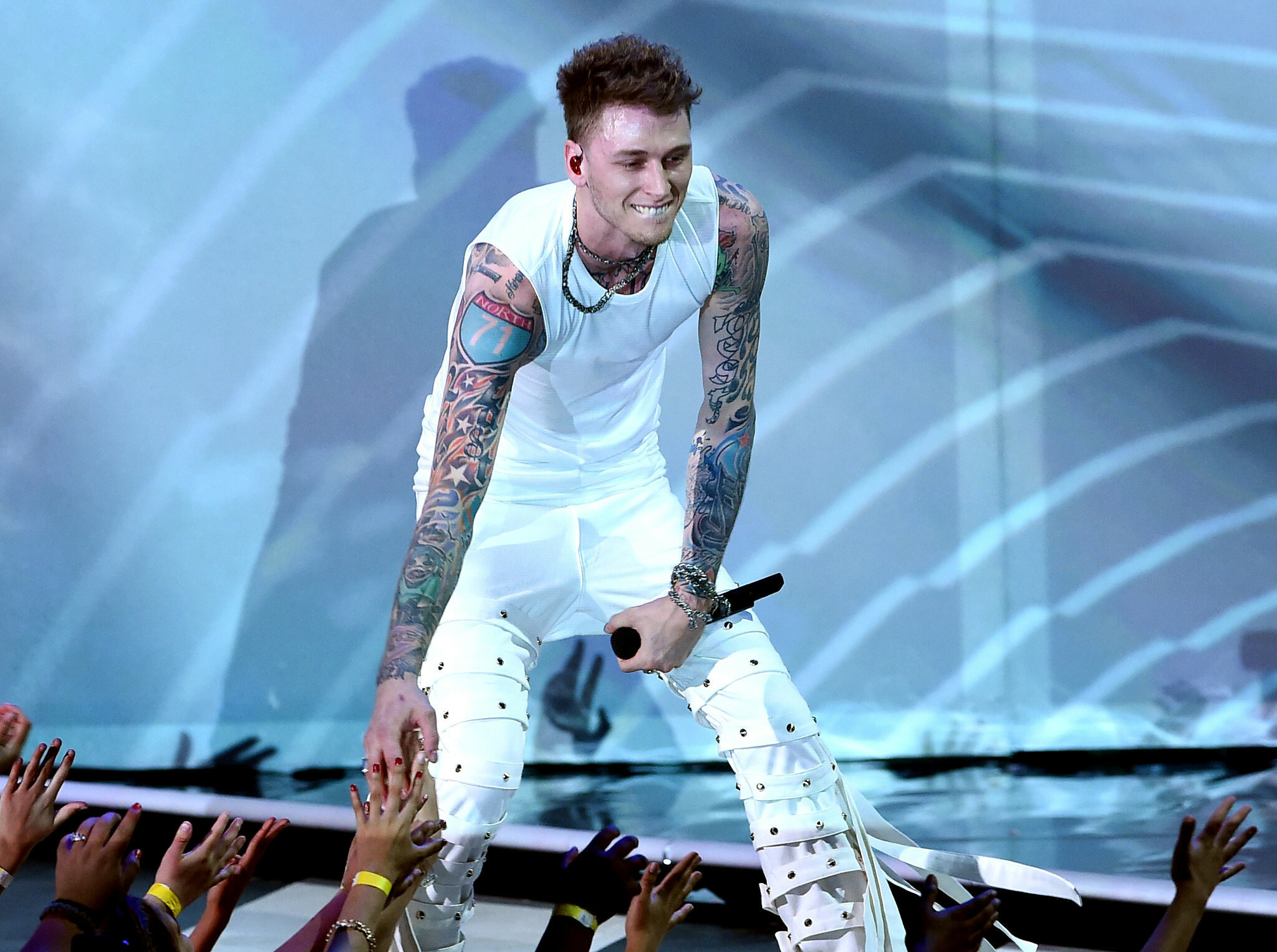 Lollapalooza 2017, Machine Gun Kelly Wallpaper, 2050x1530 HD Desktop