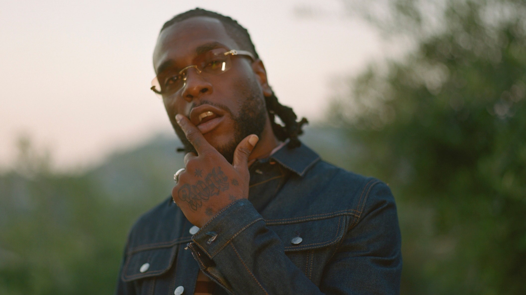 Burna Boy, Visual storytelling, Dynamic music video, Creative expression, 2120x1190 HD Desktop