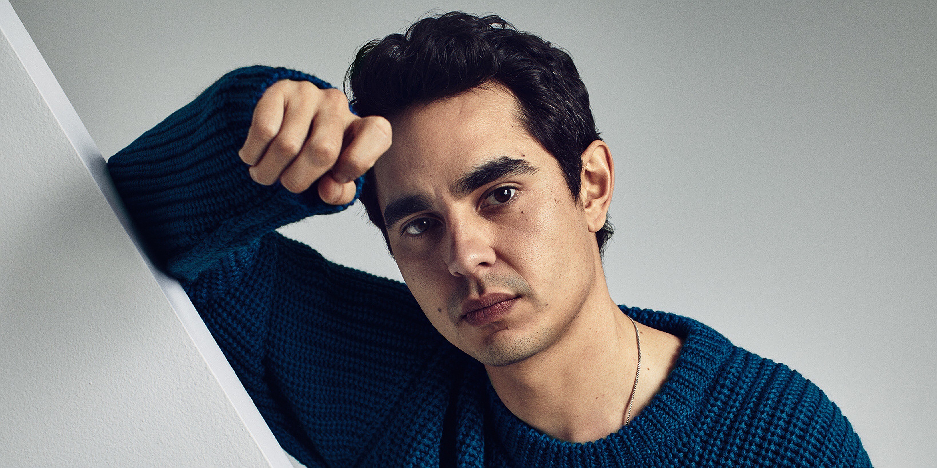 Max Minghella, Rising talent, Compelling screen presence, Promising versatility, 3280x1640 Dual Screen Desktop