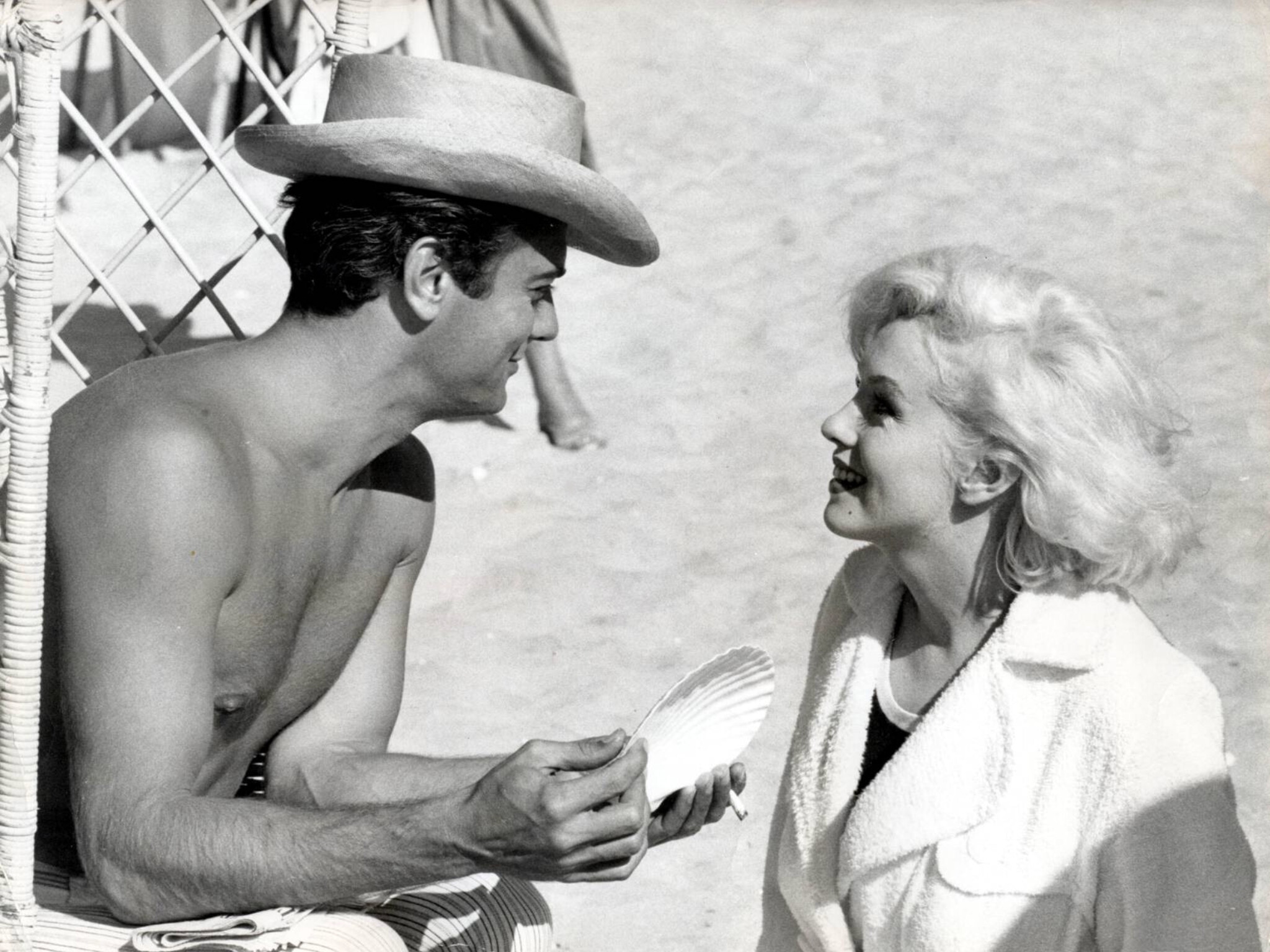 Tony Curtis and Marilyn Monroe, Some Like It Hot Wallpaper, 2050x1540 HD Desktop