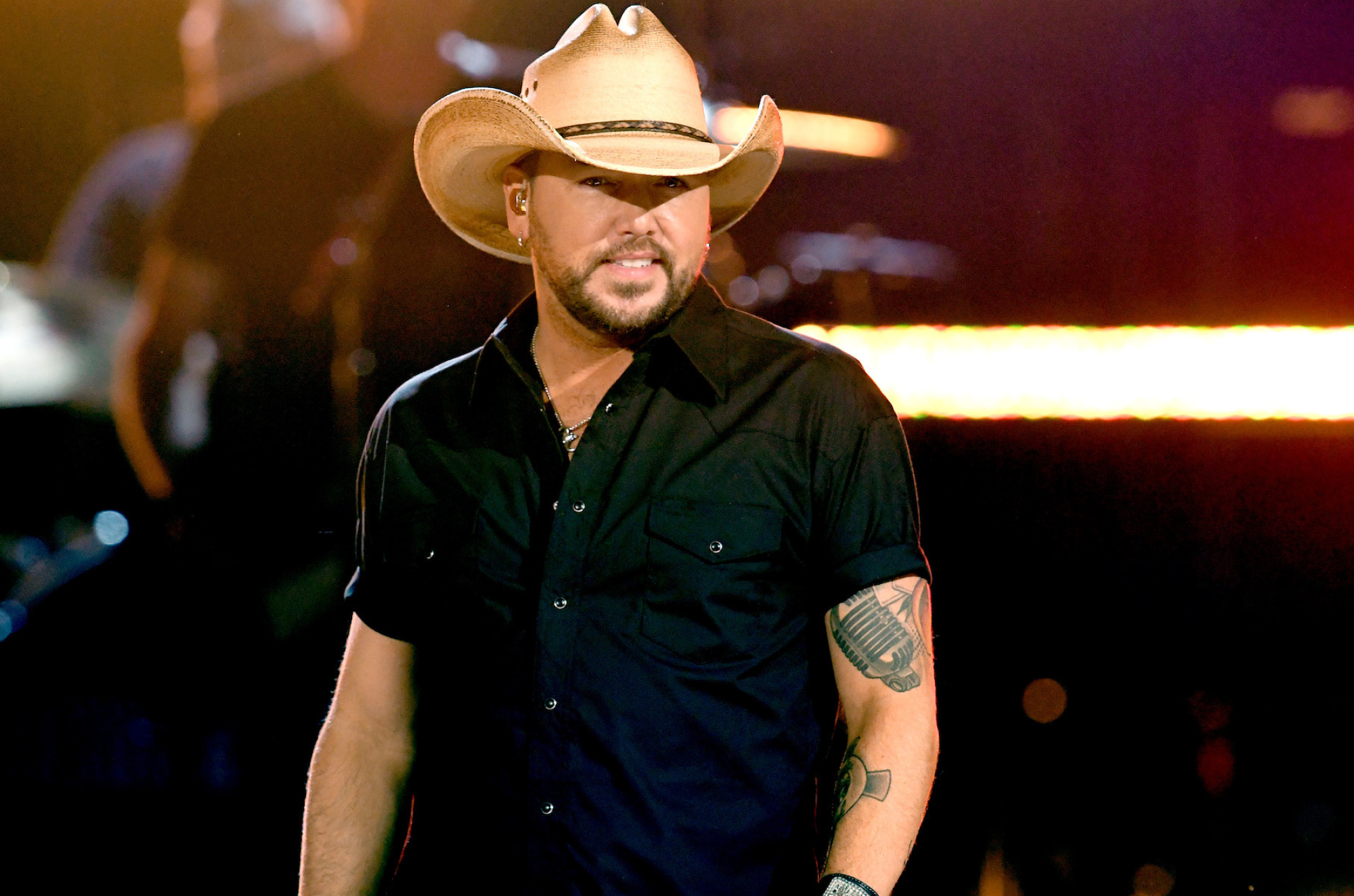 Jason Aldean, Personal life, Marriage facts, Country music legend, 2000x1330 HD Desktop