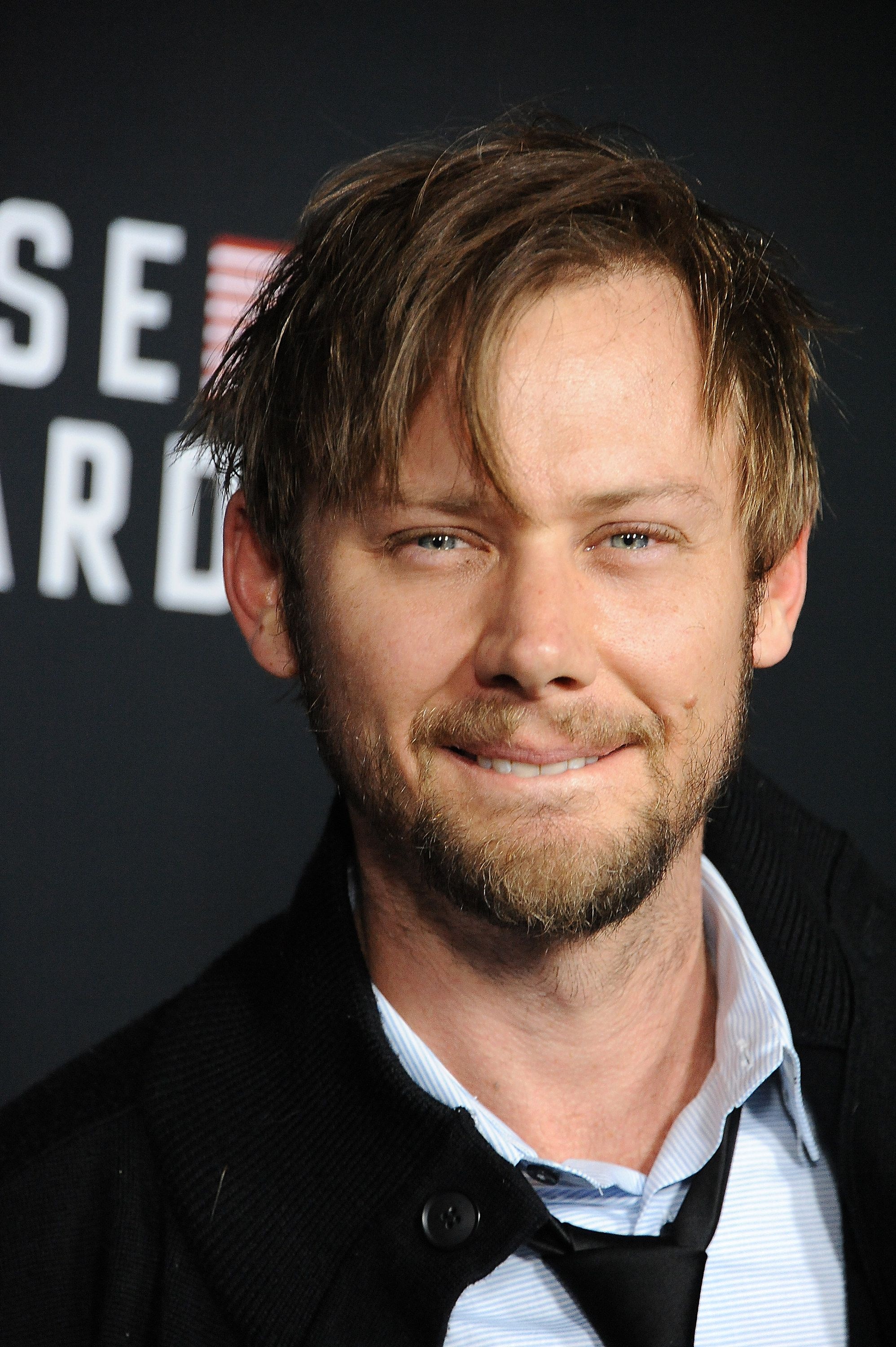 Jimmi Simpson, Showing some love, Gorgeous men, 2000x3000 HD Phone