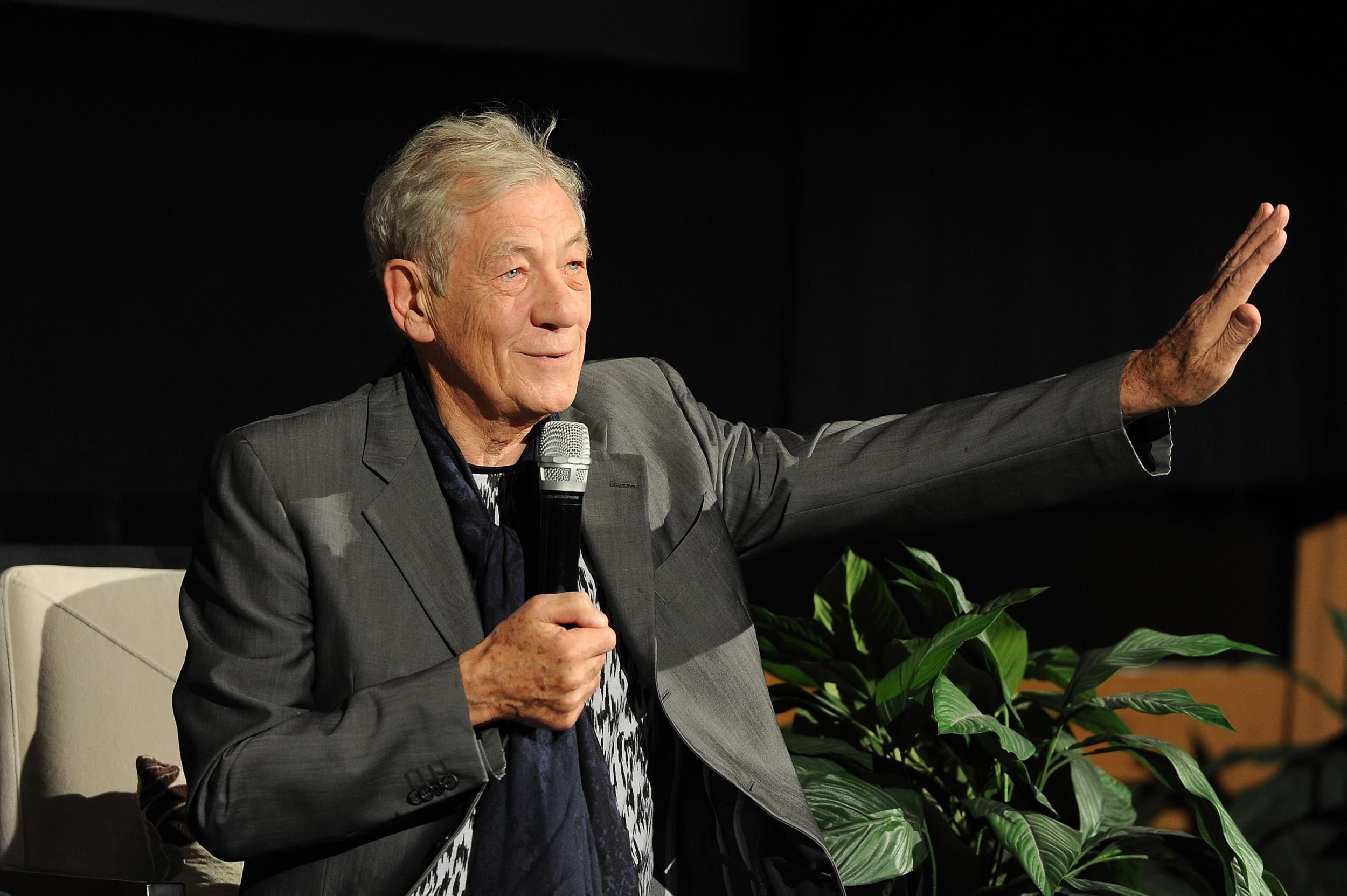 Ian McKellen, Movies icon, Captivating wallpapers, Impressive visuals, 2500x1670 HD Desktop