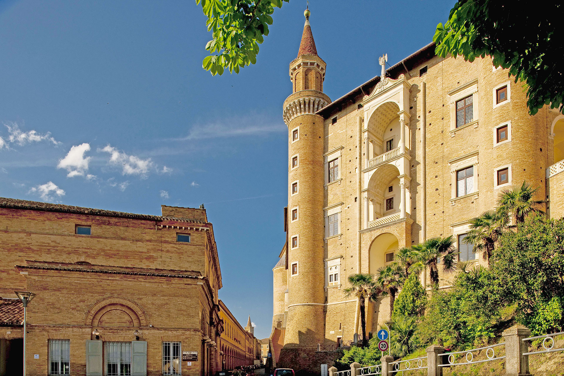 Urbino, Blu Arena Hotel, Italy, Historic city, 1920x1280 HD Desktop