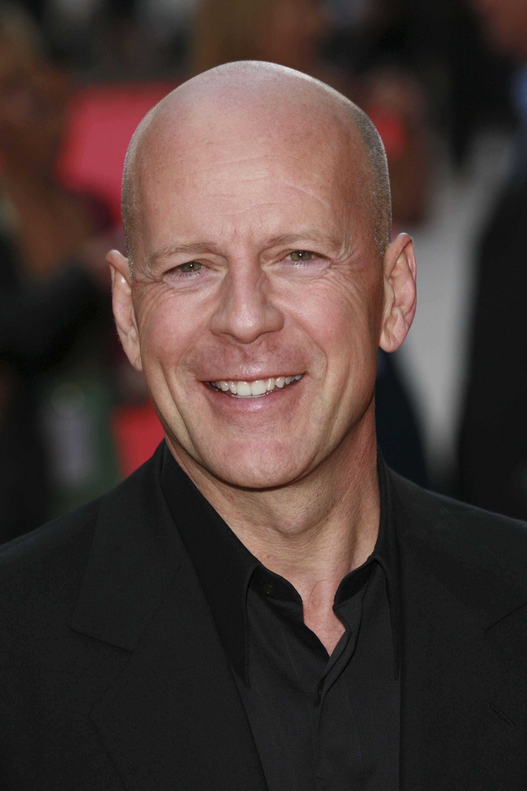 Hollywood, Bruce Willis Wallpaper, 2010x3020 HD Phone