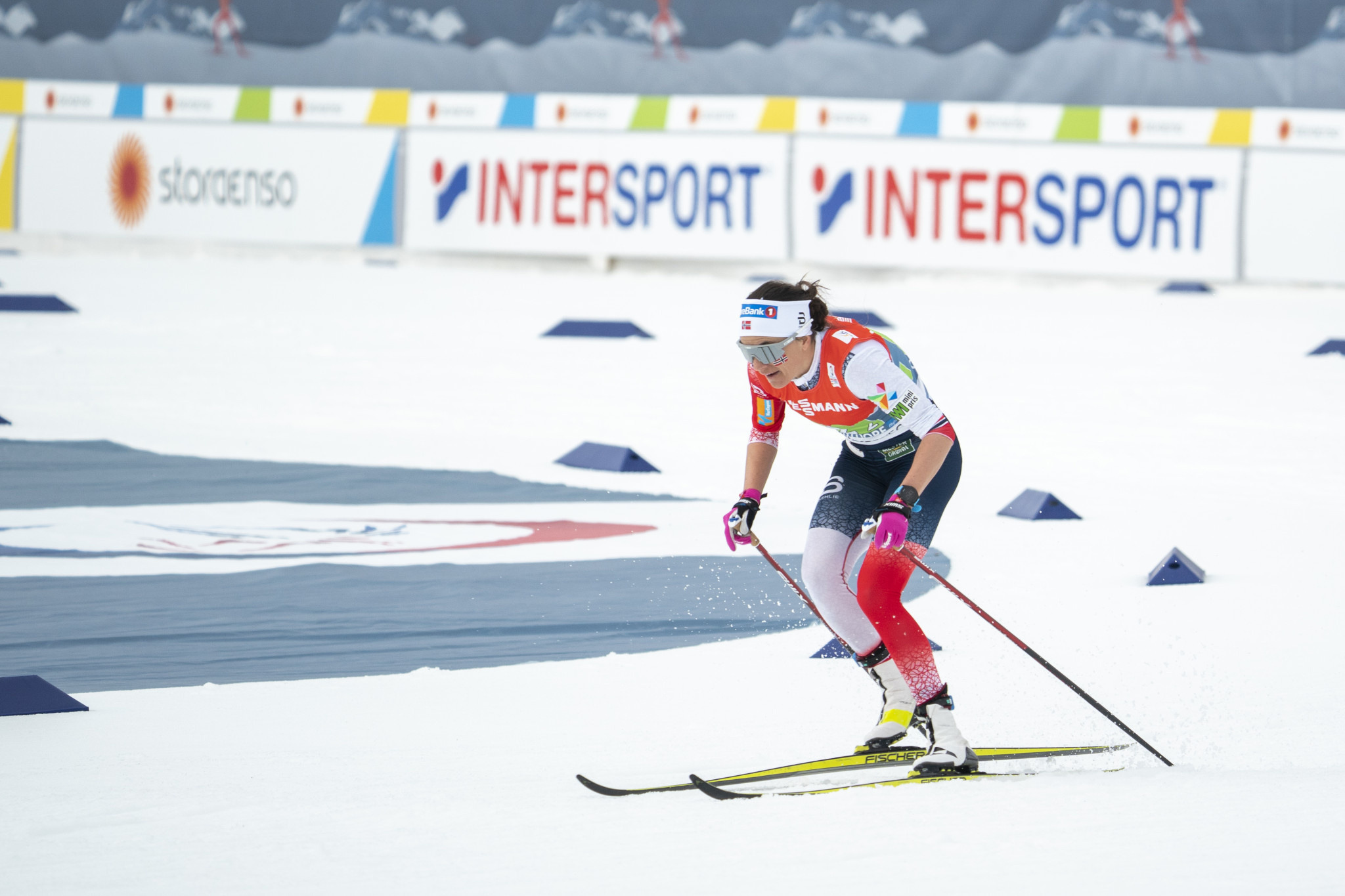 Heidi Weng, Headlining Norwegian cross country team, World Cup season anticipation, 2050x1370 HD Desktop