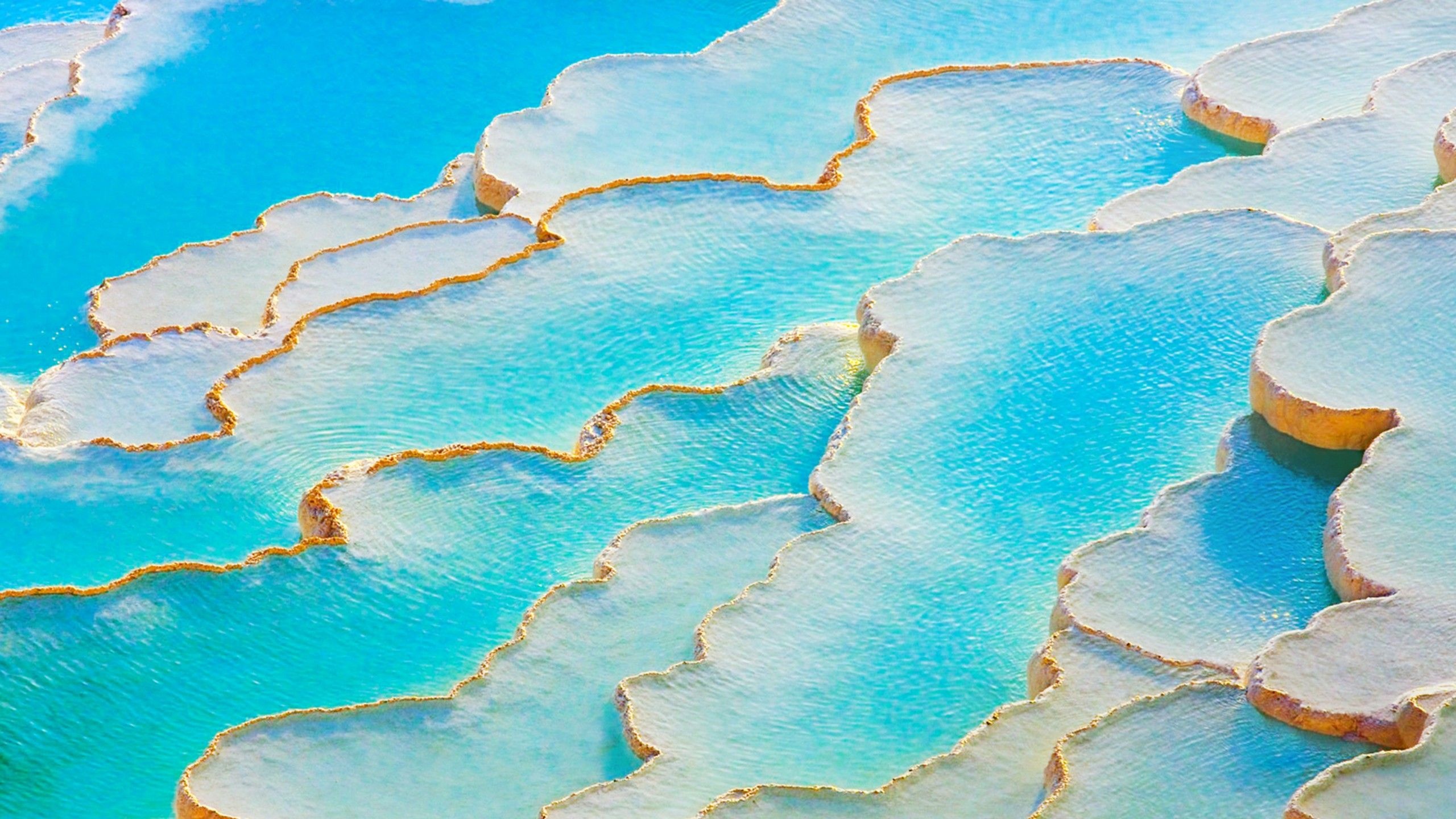 Pamukkale, Natural wonder, Terraced pools, Mineral-rich springs, 2560x1440 HD Desktop