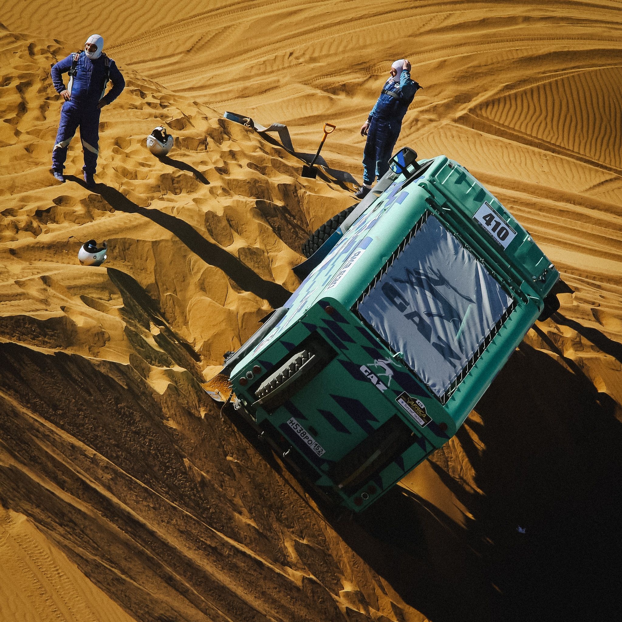 Russian Team GAZ Sahara Desert, Rally Raid Wallpaper, 2050x2050 HD Phone