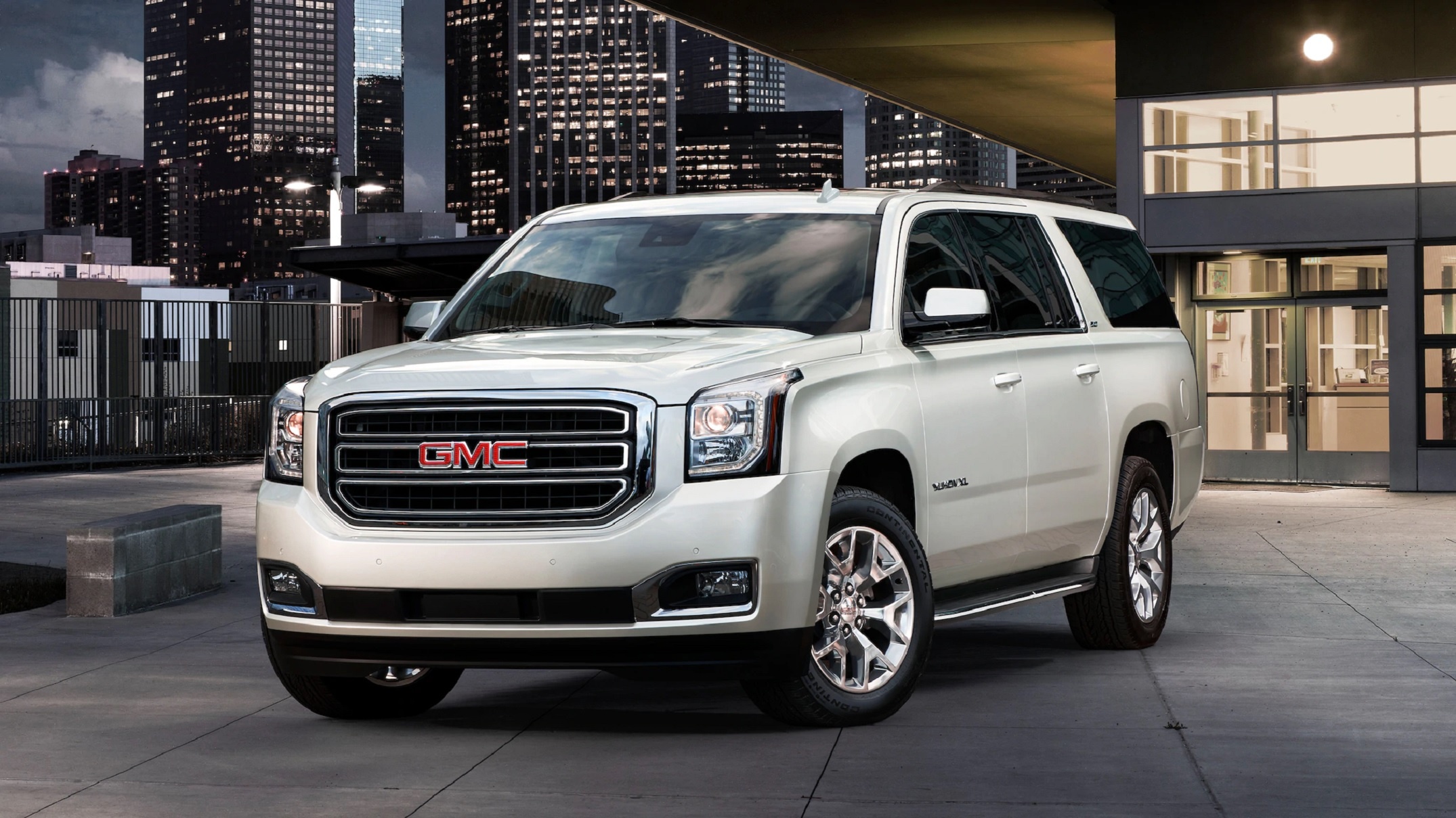 GMC Yukon XL, Consumer Reports worst SUV, Disappointing choice, Roomy interior, 2150x1210 HD Desktop