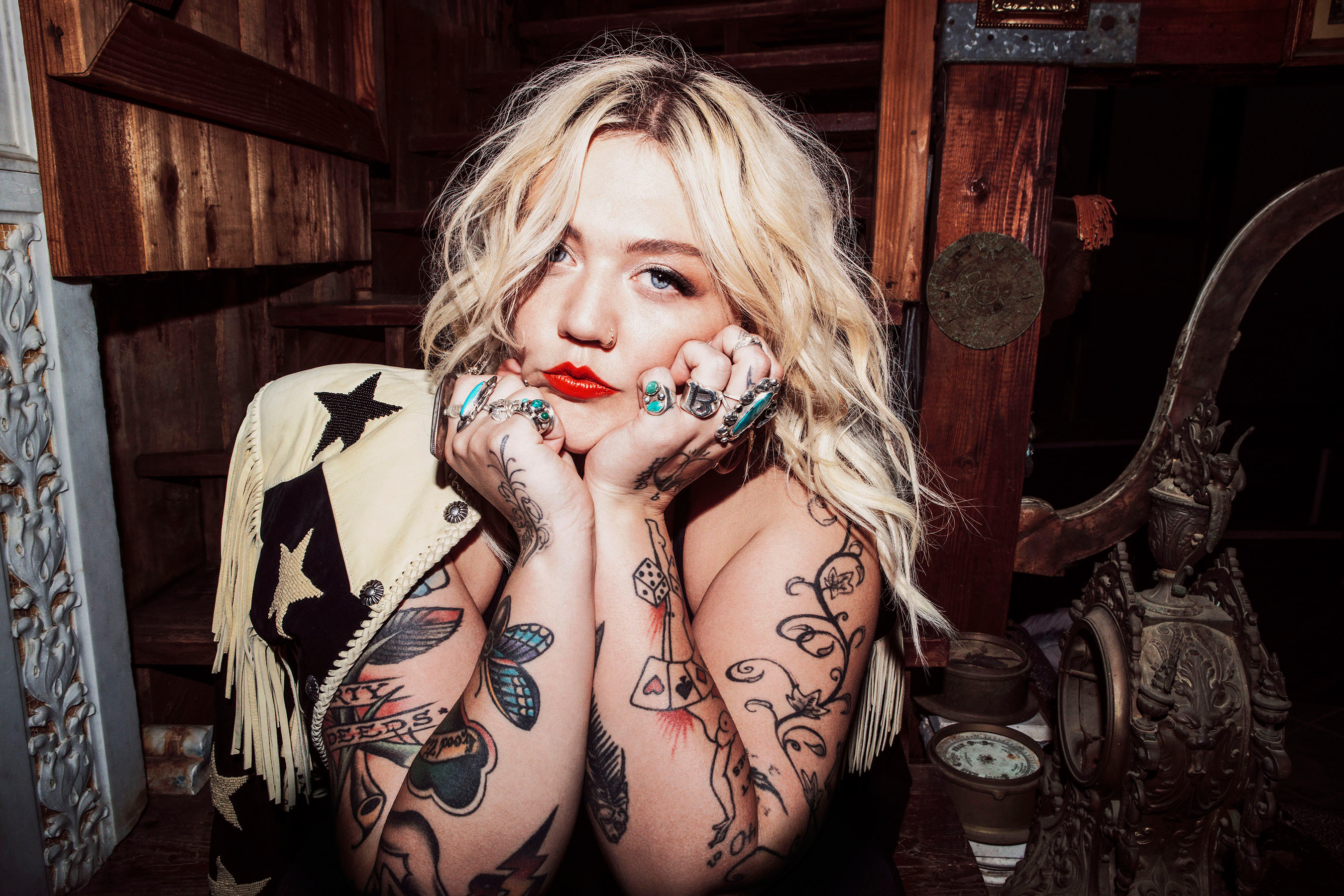 Elle King, Divorce, Ghosts, Macro doses, 2700x1800 HD Desktop