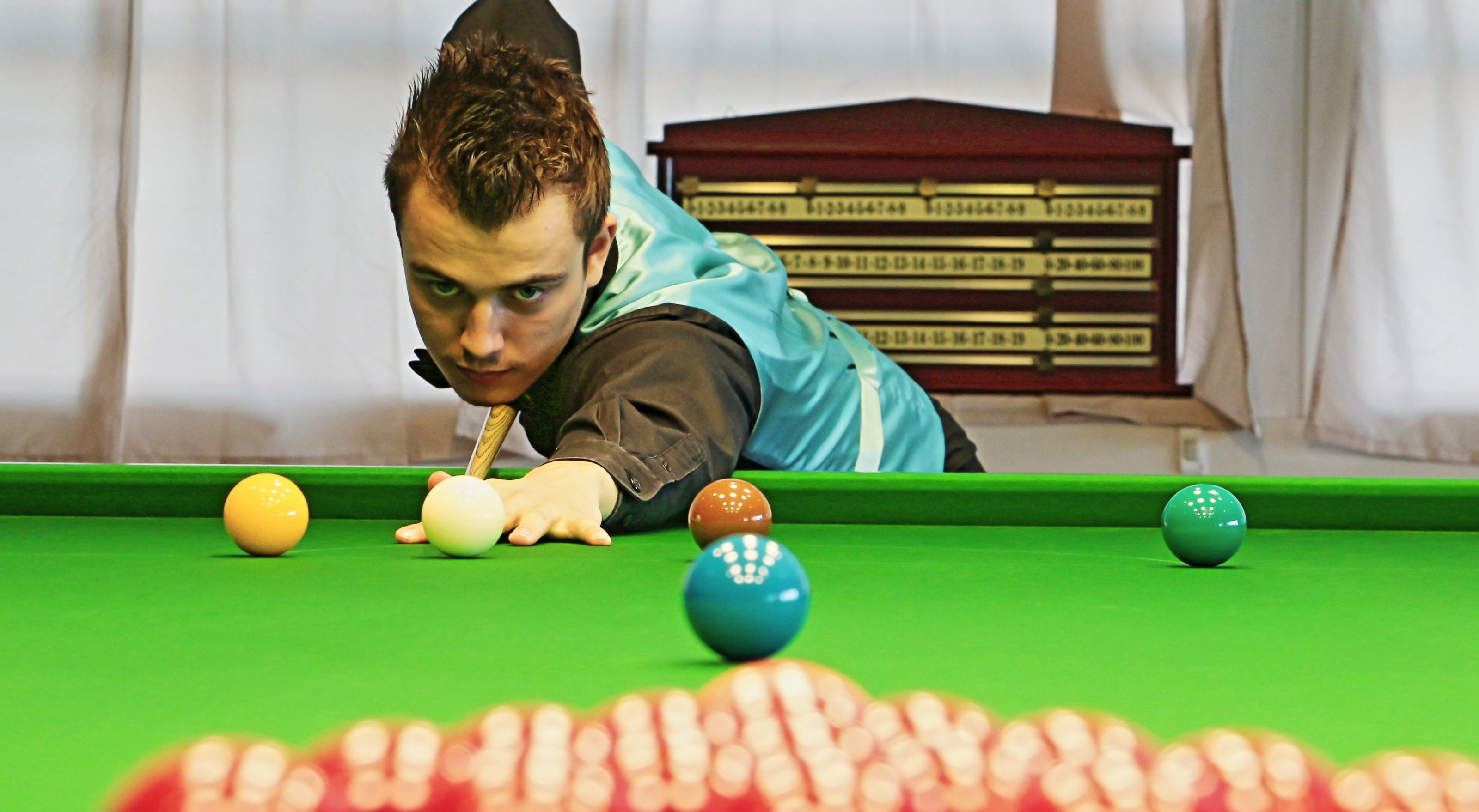 Alexander Ursenbacher's feat, English Open sensation, Rising snooker pro, Memorable achievement, 3200x1760 HD Desktop