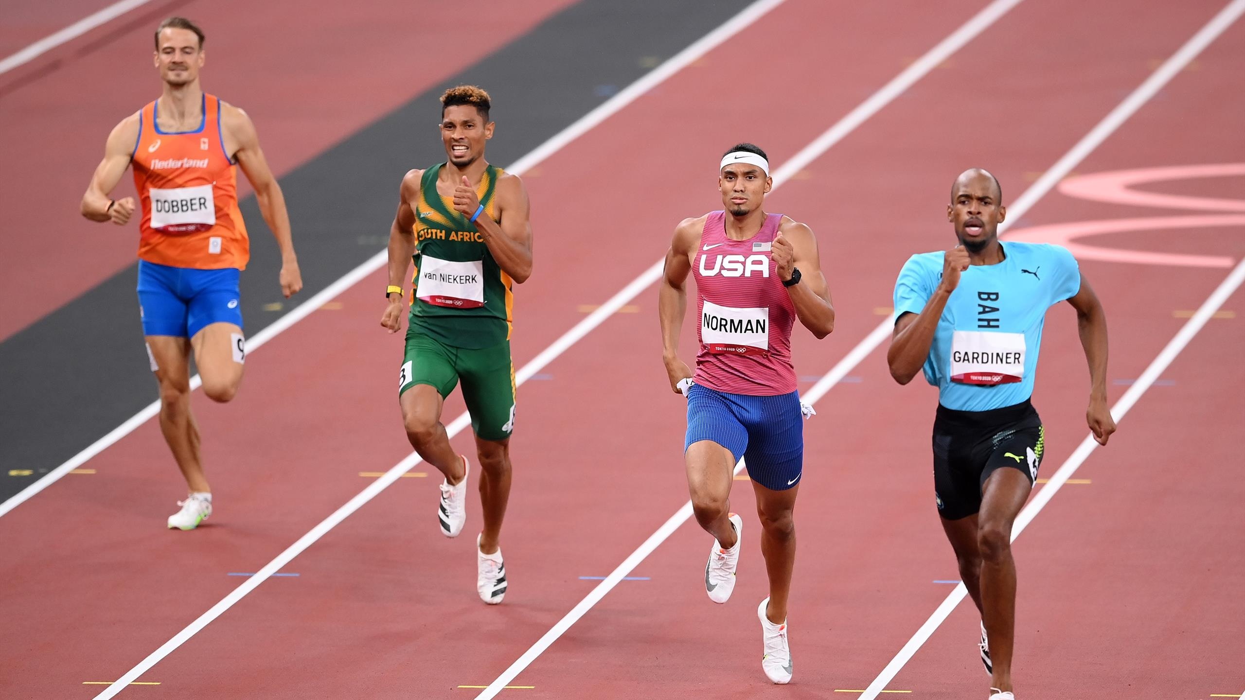 Tokyo 2020 Olympics, Wayde van Niekerk Wallpaper, 2560x1440 HD Desktop