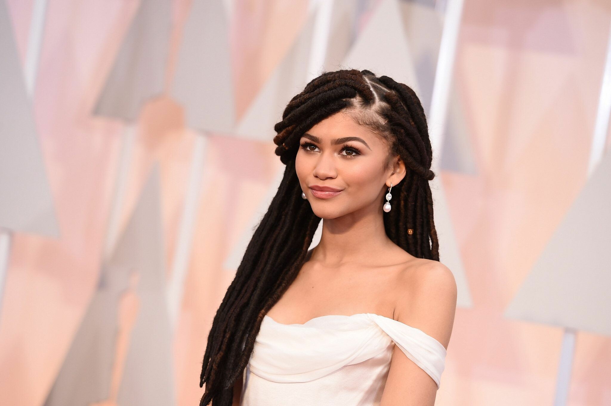 Zendaya, Zendaya wallpapers, Photo wallpaper, Celebrity hairstyles, 2050x1370 HD Desktop