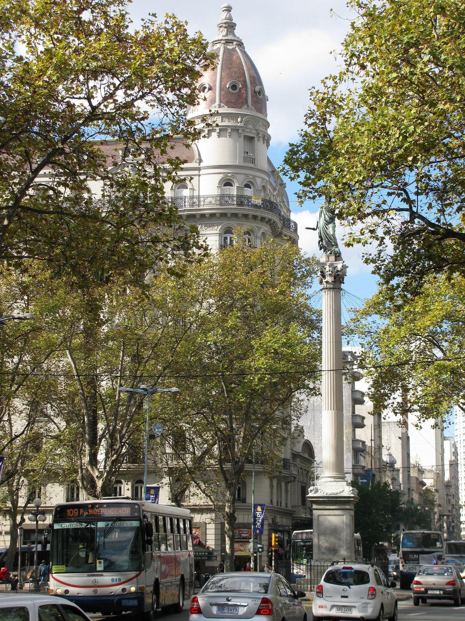 Cagancha Square, Montevideo (Uruguay) Wallpaper, 1540x2050 HD Phone