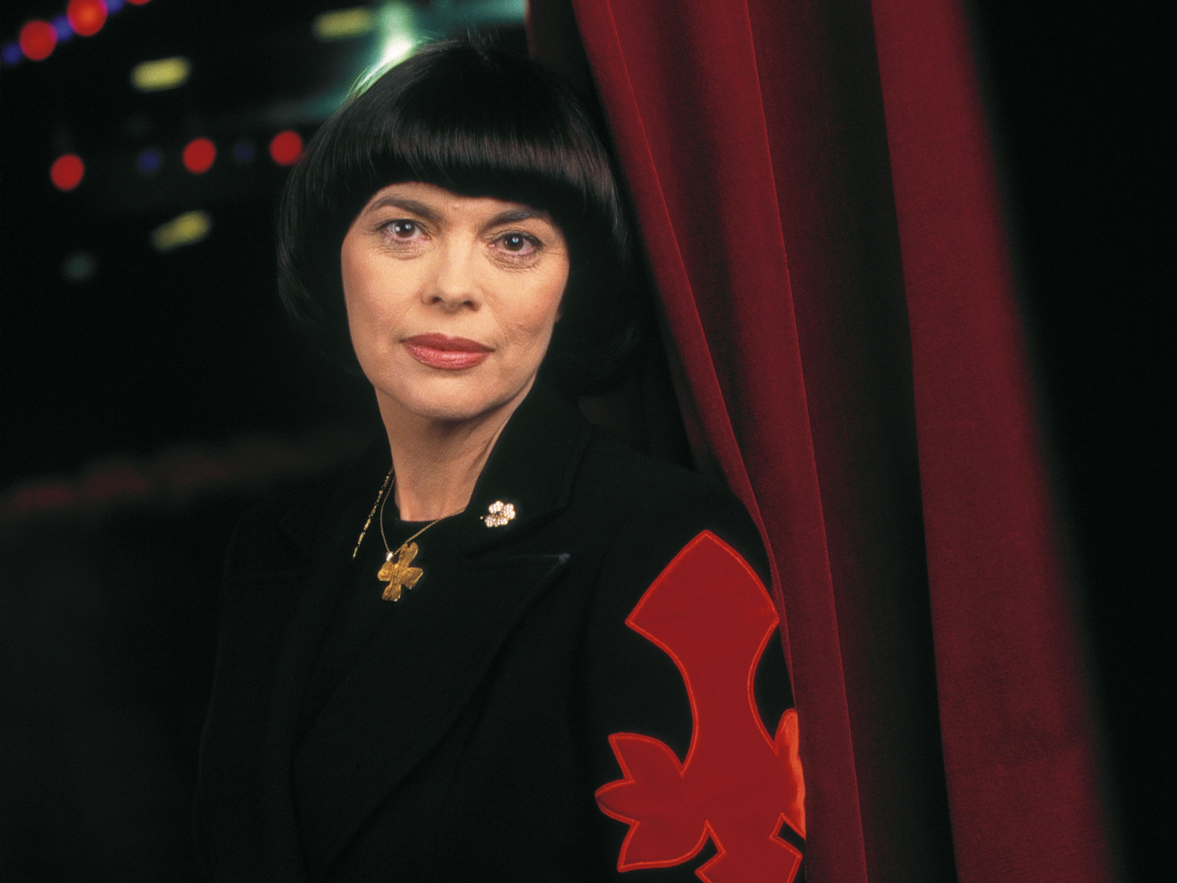 Mireille Mathieu, Marcelle Sophie, Mother's tribute, Beloved French singer, 2360x1770 HD Desktop