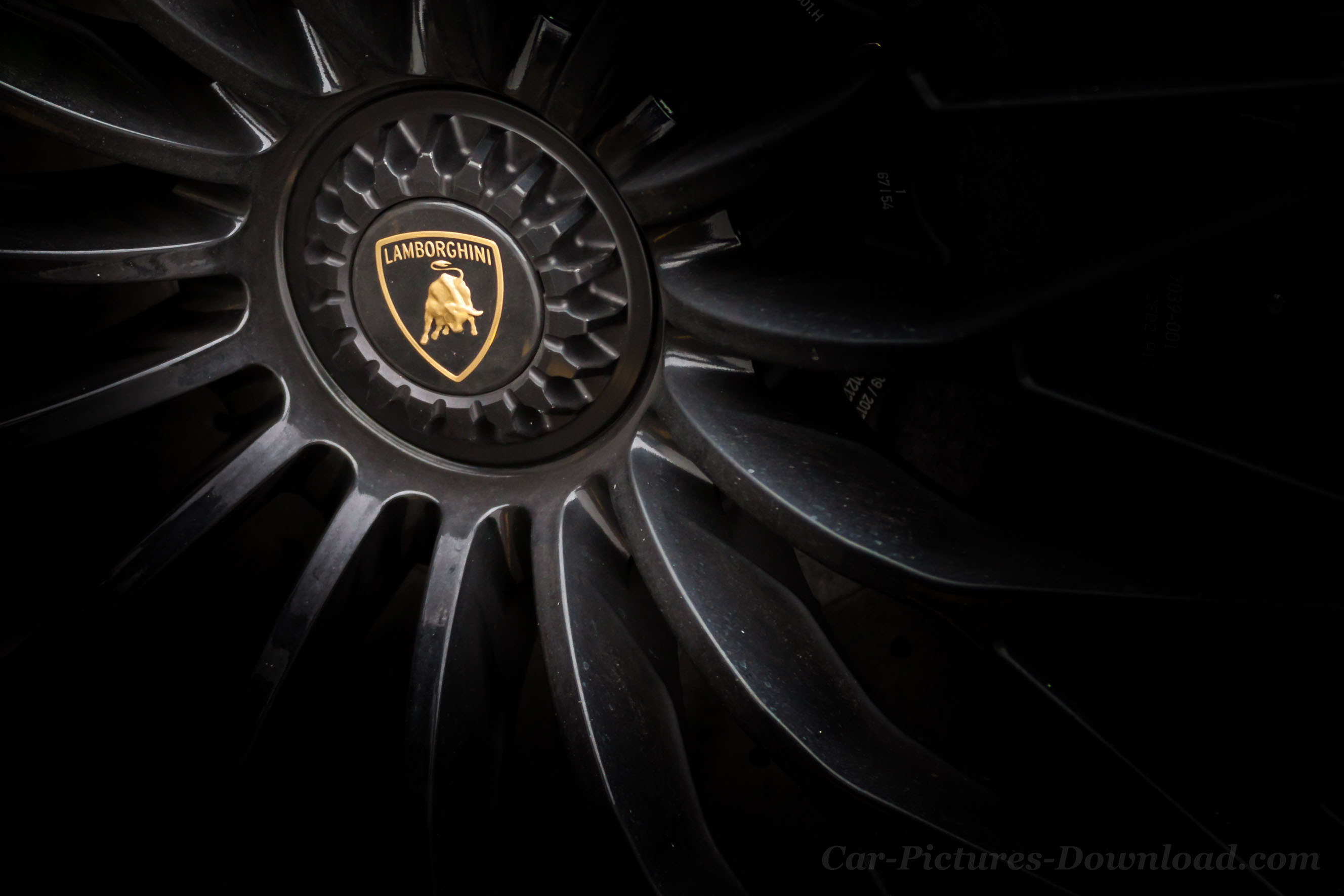 Wheel, Lamborghini Logo Wallpaper, 2660x1780 HD Desktop