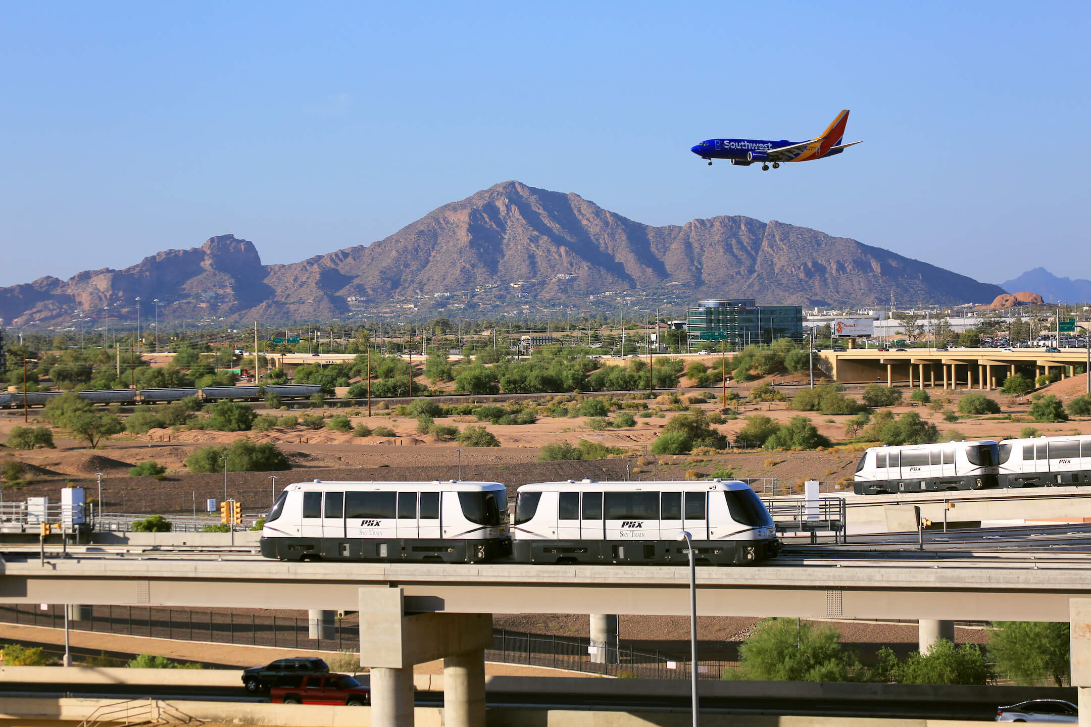 Sky Harbor International Airport, Sustainable travel, 2160x1440 HD Desktop