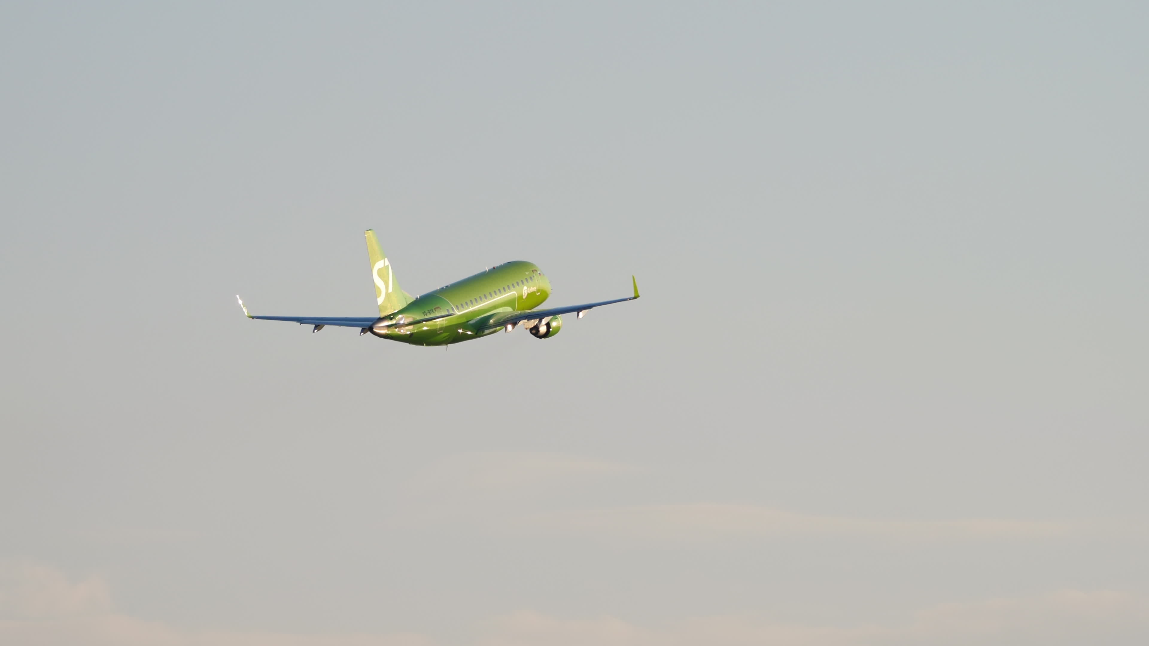 Embraer 170, S7 Airlines, Takeoff video, Aviation footage, 3840x2160 4K Desktop