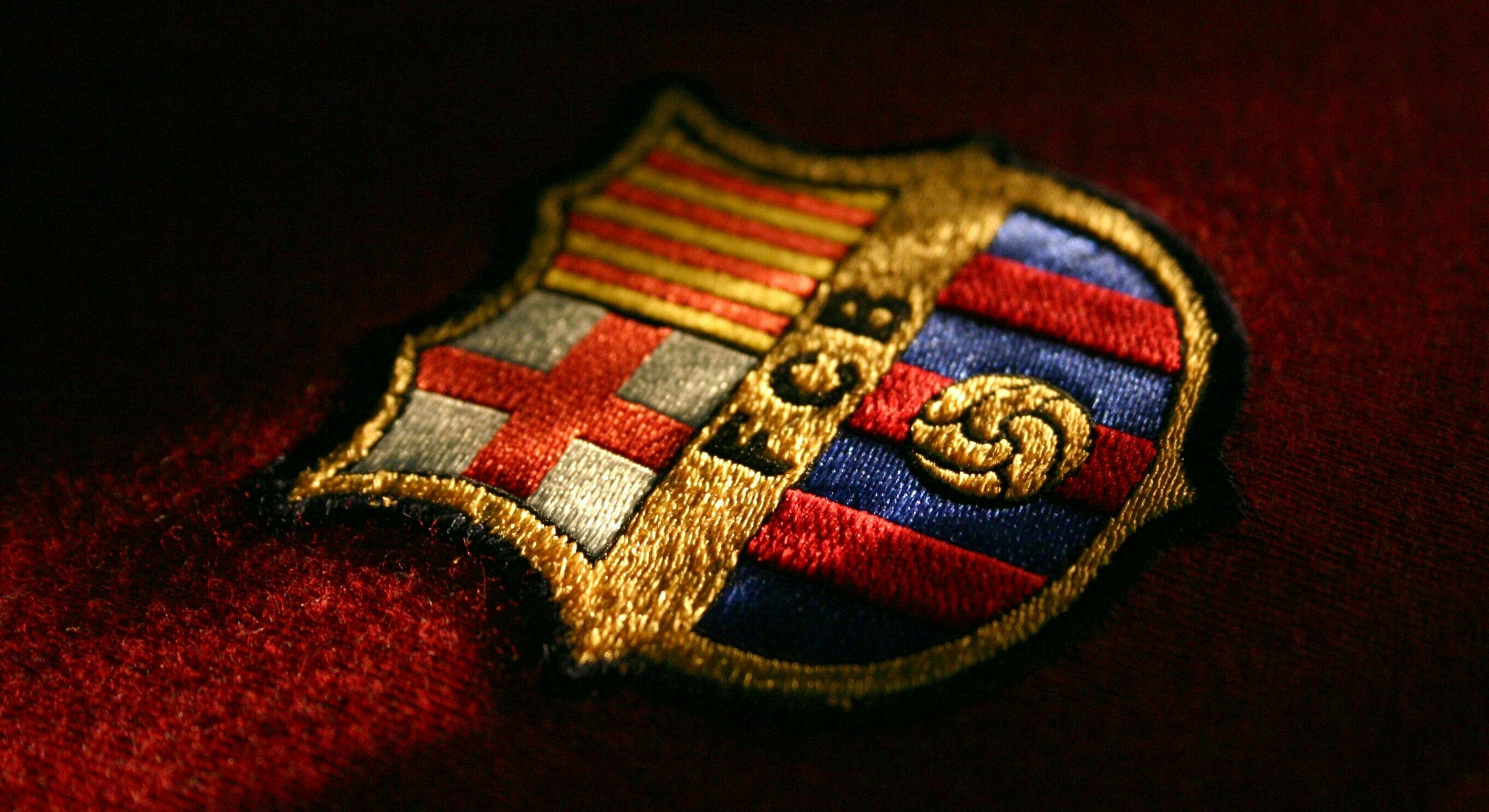 Badge, FC Barcelona Wallpaper, 2730x1490 HD Desktop