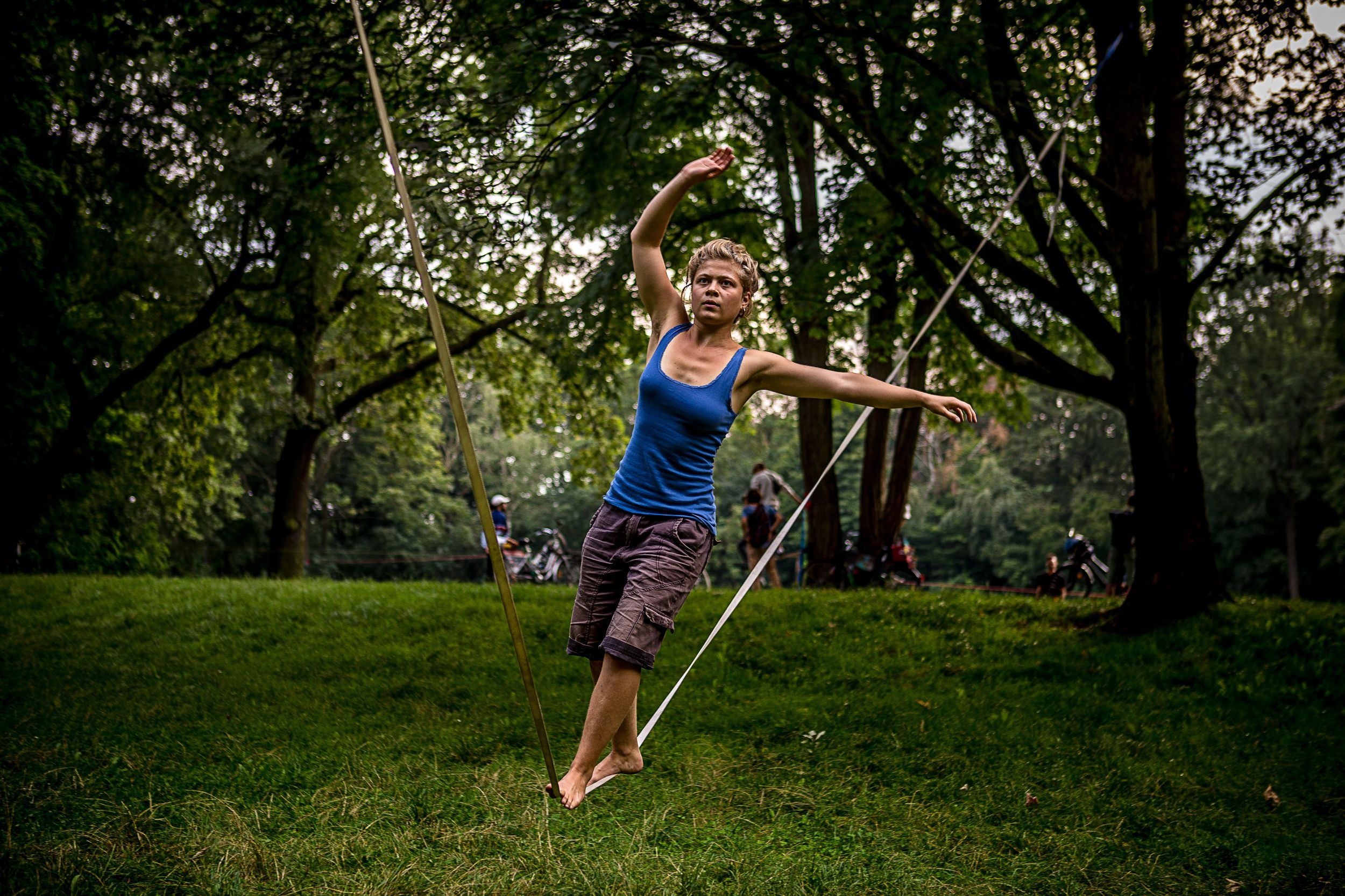 Impressive rodeo skills, Longer break from slacklining, Surfer's location, Line specs, 2500x1670 HD Desktop