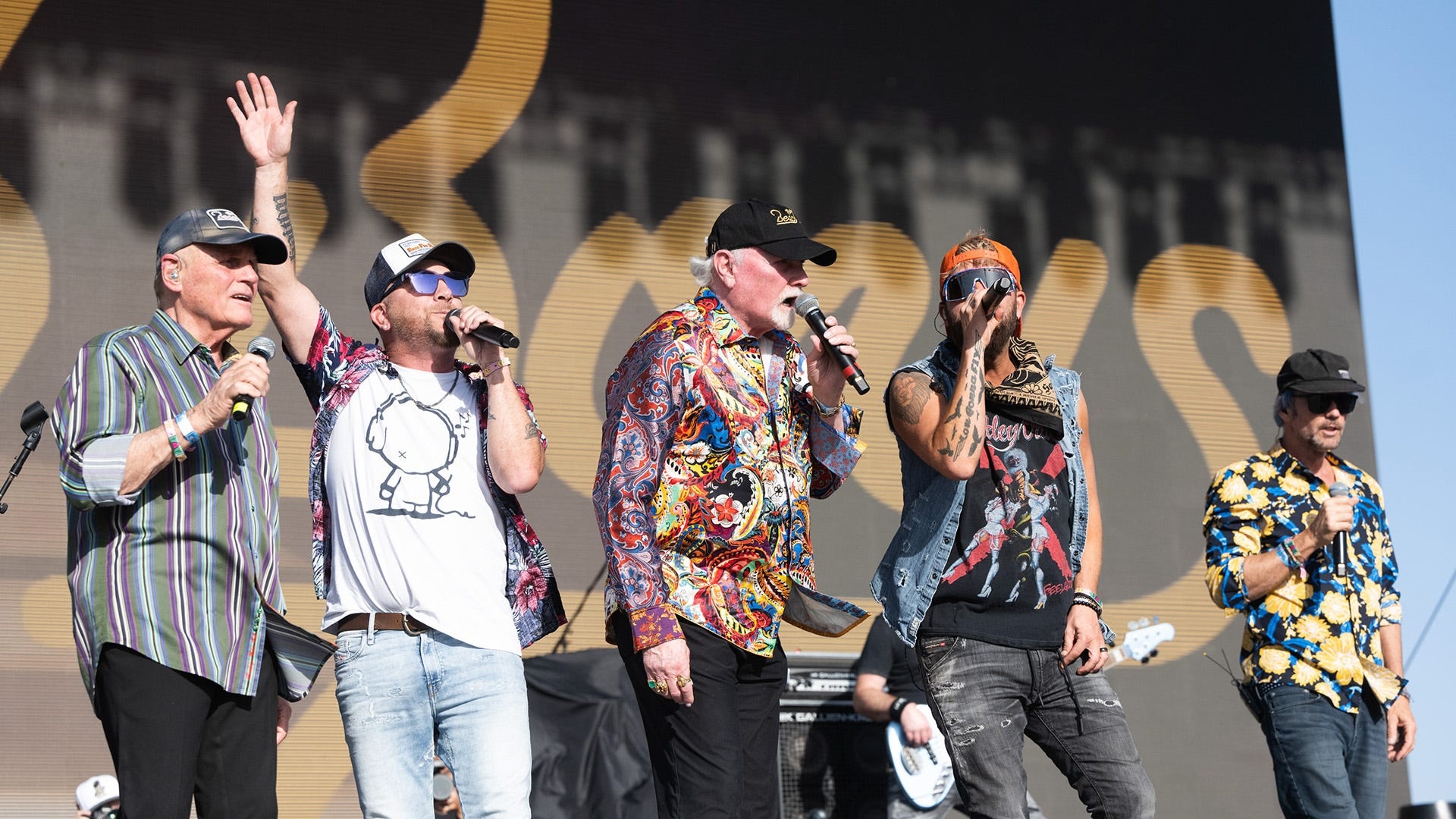 Locash and Beach Boys, Summertime collab, Music discussion, Rhythm City Casino, 1920x1080 Full HD Desktop