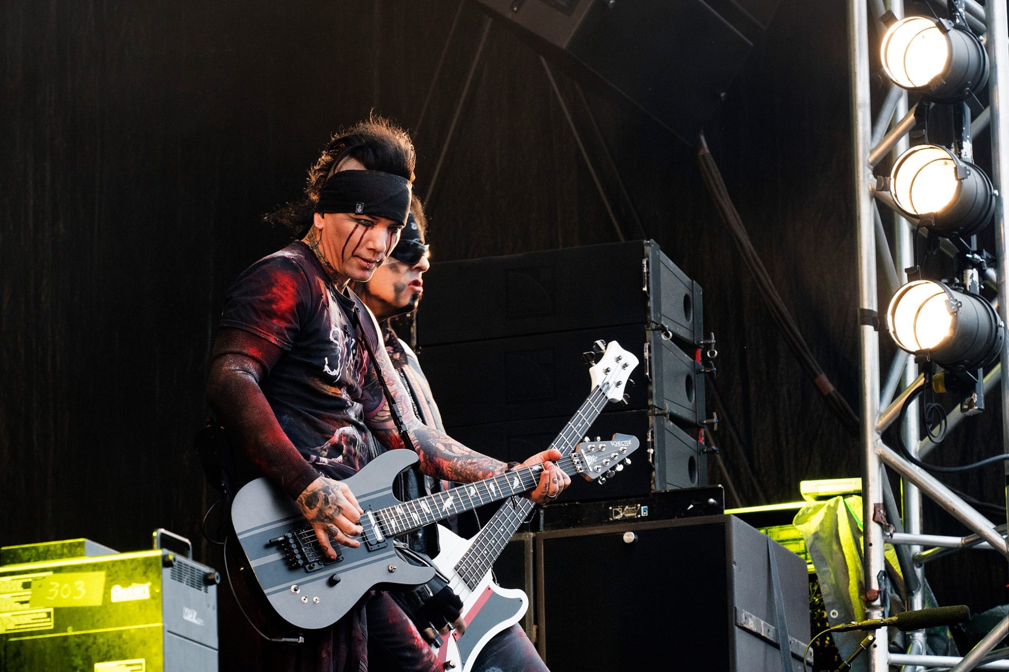 DJ Ashba at Tons of Rock 2016, Picture it GHFoto, 2050x1370 HD Desktop