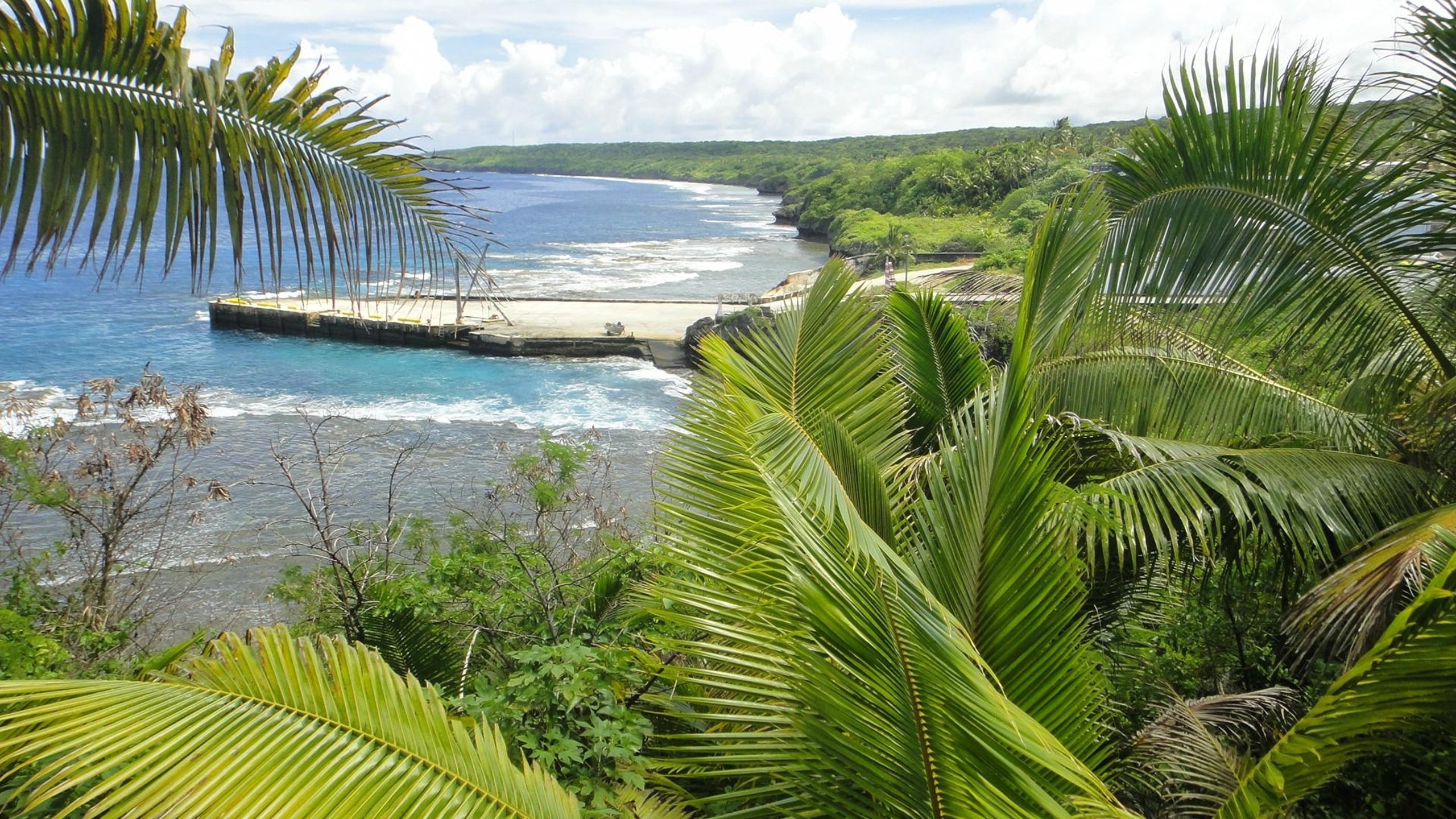 Alofi, Heleni Jessops, Fatahega lodging, Niue, 2560x1440 HD Desktop