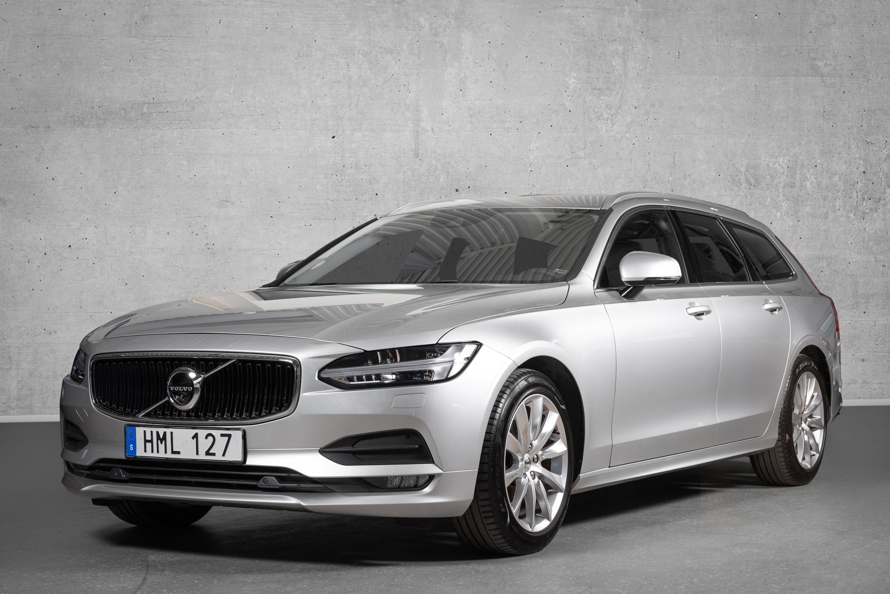 Volvo V90, Classic elegance, Sophisticated luxury, Exceptional craftsmanship, 3000x2010 HD Desktop