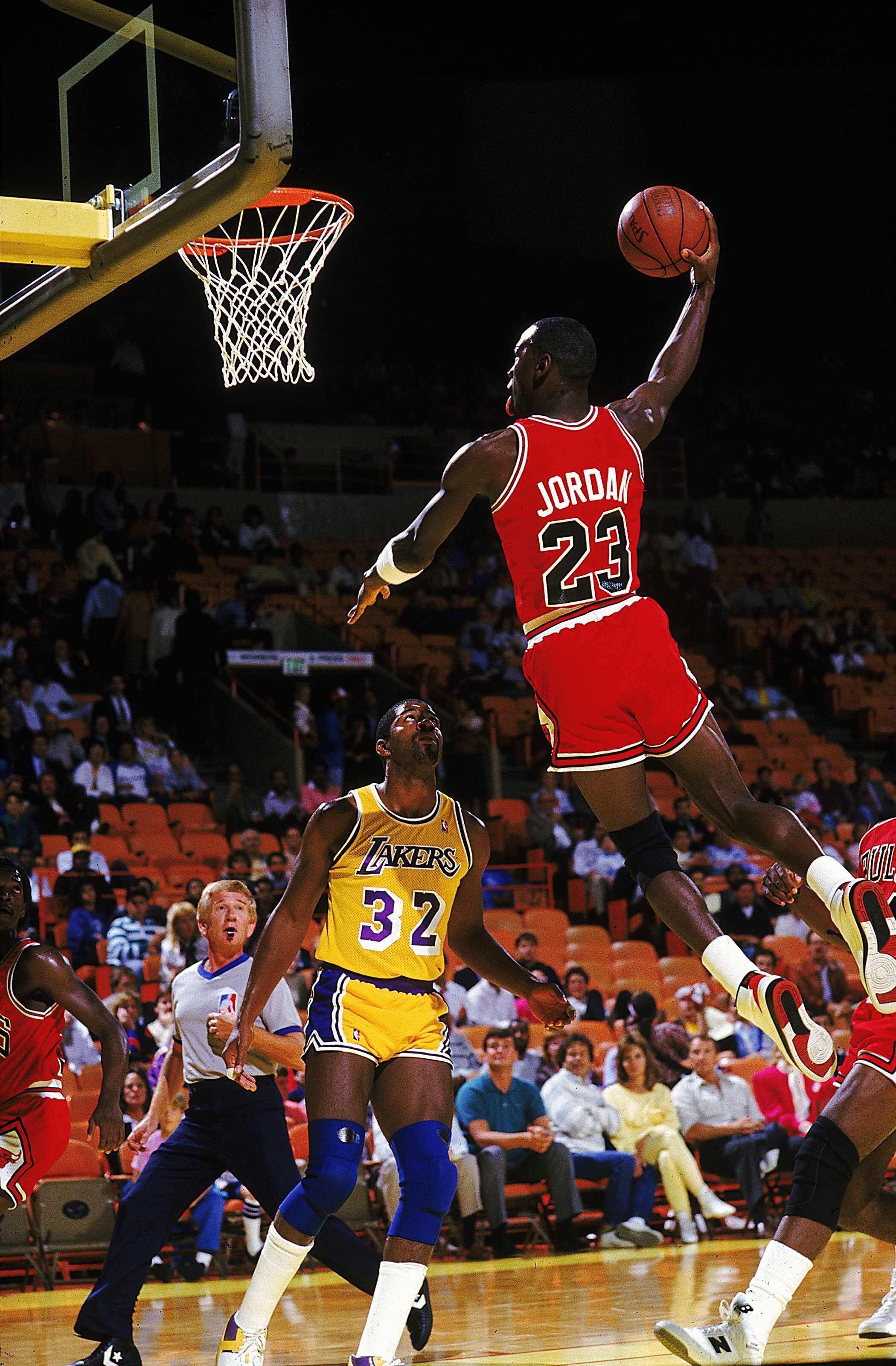 Jordan Flying Dunk, Michael Jordan Wallpaper, 2100x3200 HD Phone