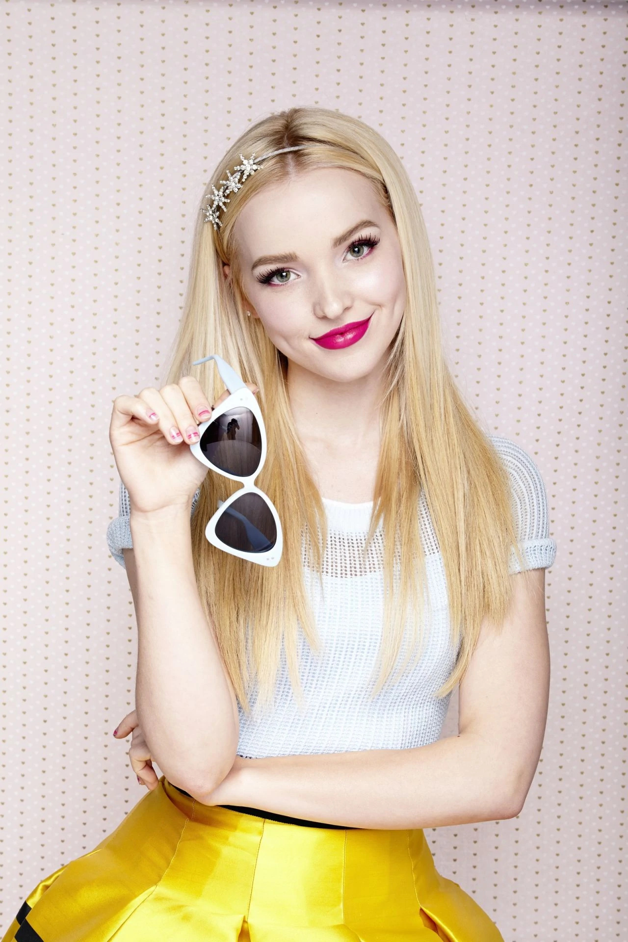 Dove Cameron, Descendants Wiki, Fan blog, User-contributed content, 1280x1920 HD Phone