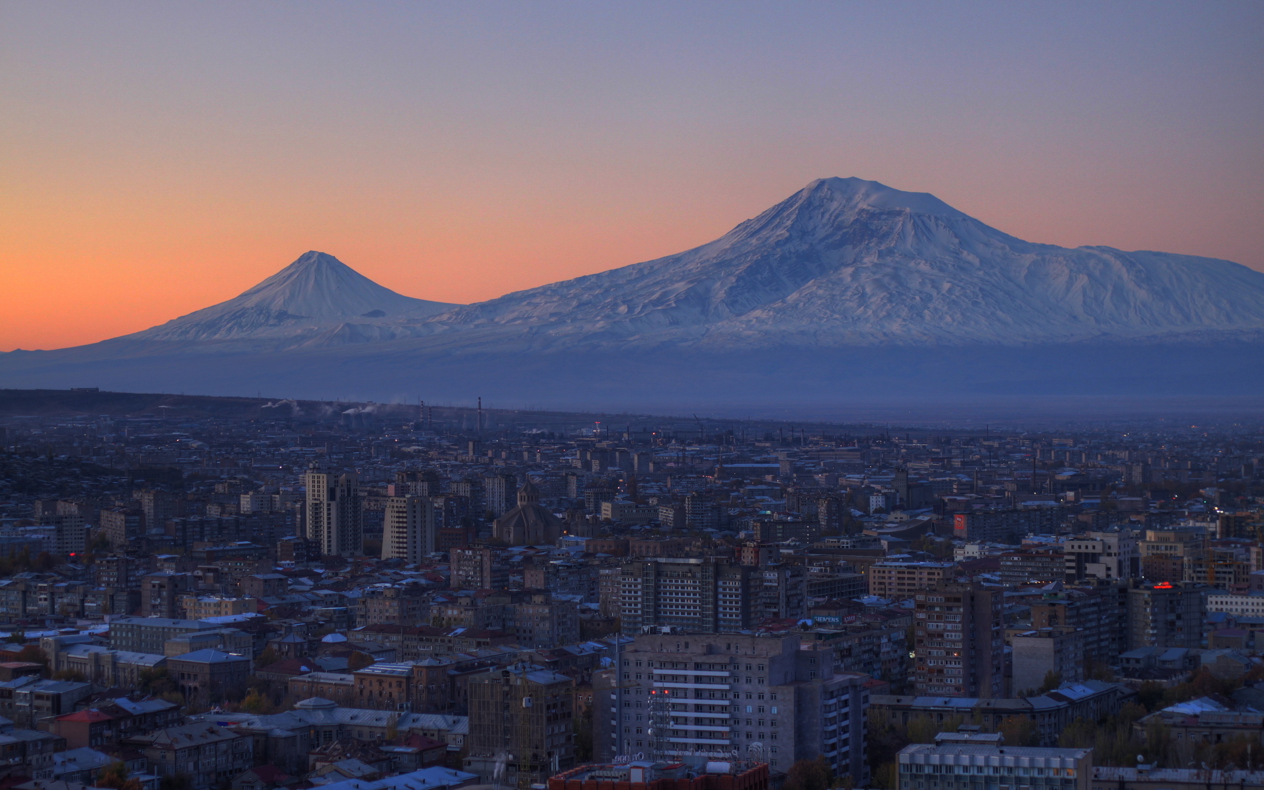 Armenia travels, Yerevan capital, Rich history, Vibrant atmosphere, 2560x1600 HD Desktop