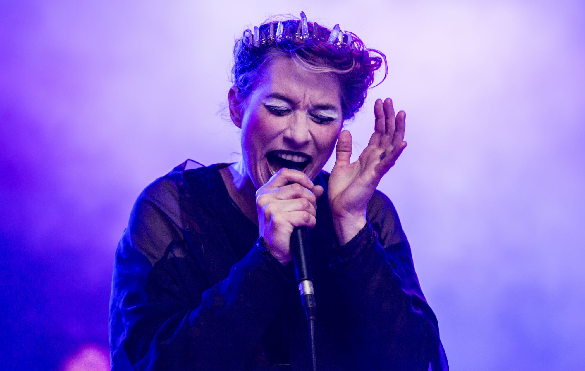 Amanda Palmer, Striking new single, Drowning in the Sound, Musical mastery, 2000x1270 HD Desktop