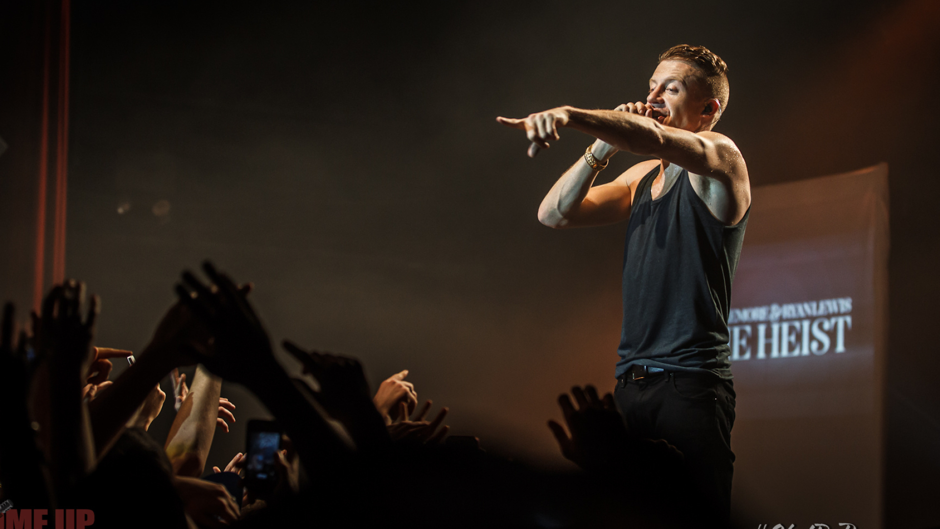 Macklemore rap, Energetic live shows, Crowd interactions, Stage presence, 1920x1080 Full HD Desktop