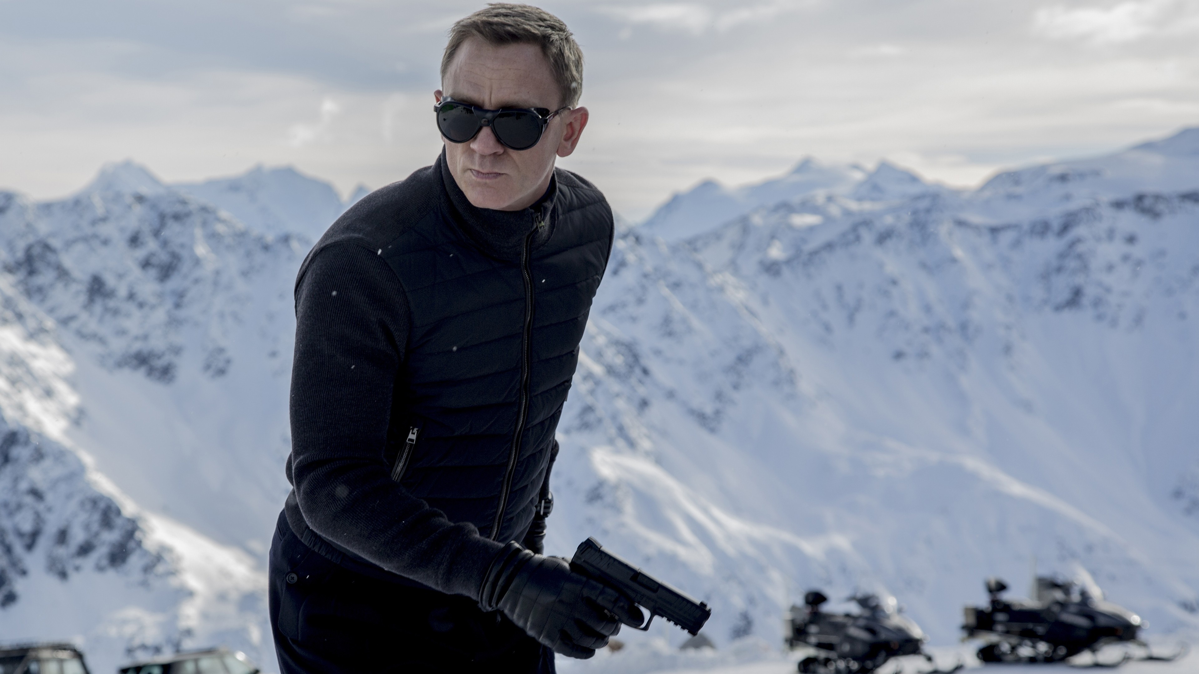 Daniel Craig Spectre, Dynamic performance, Action-packed scenes, Breathtaking cinematography, 3840x2160 4K Desktop