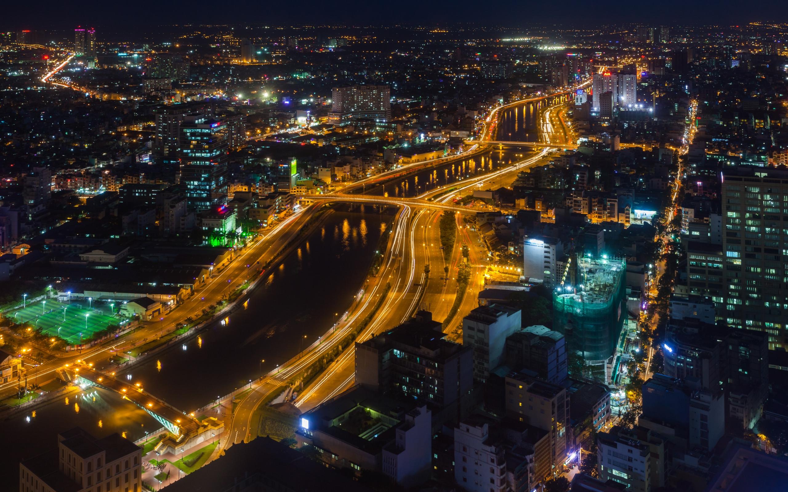 Ho Chi Minh City, Vibrant street life, Cultural landmarks, Rich history, 2560x1600 HD Desktop