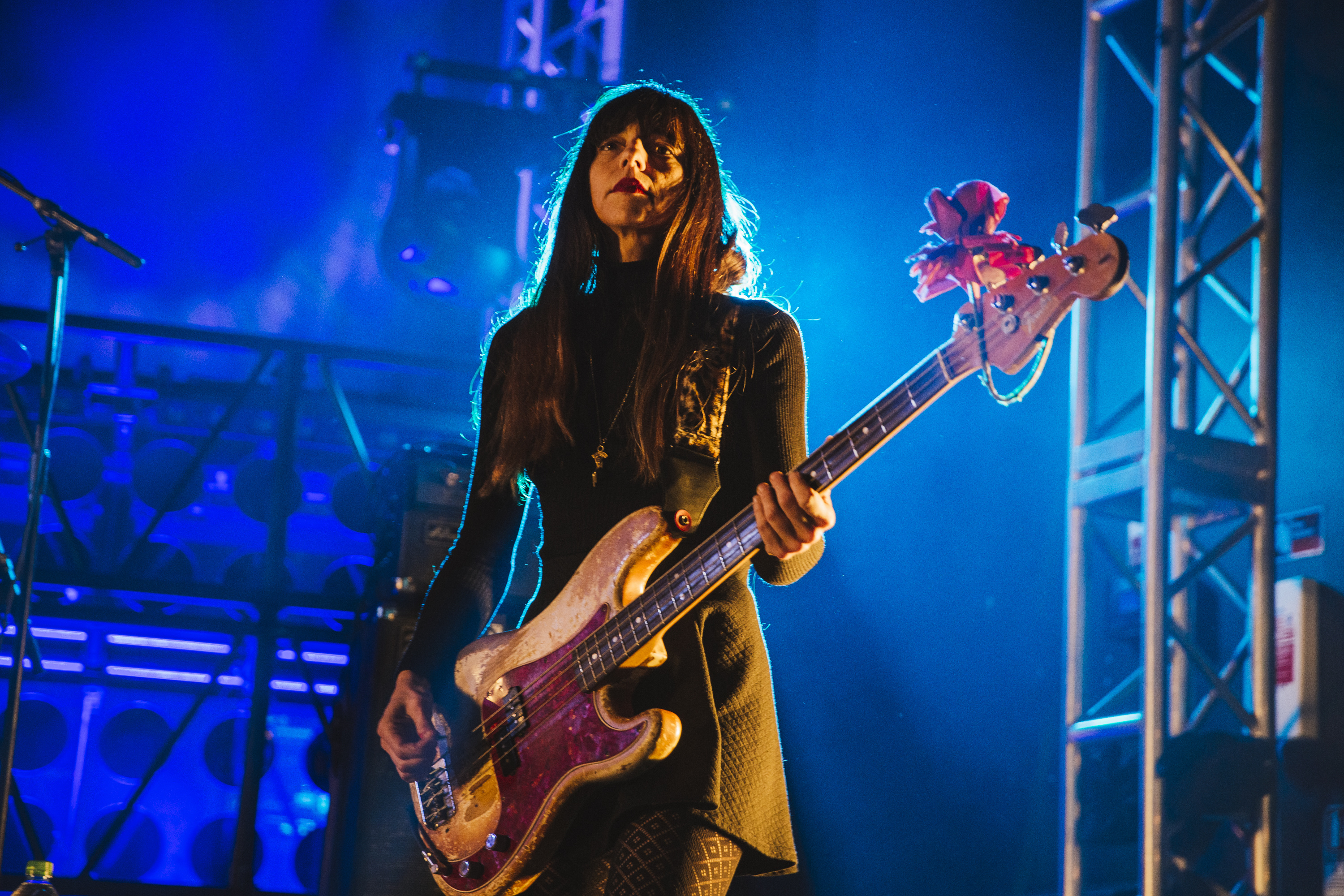 Paz Lenchantin, Sold out crowd, Barrowlands, Pixies concert, 3000x2000 HD Desktop