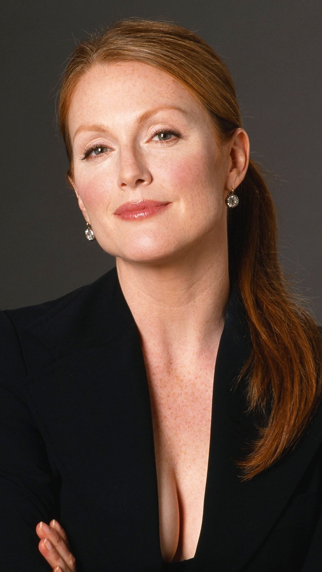 Julianne Moore, Celebrity, Famous actress, 1080x1920 Full HD Phone