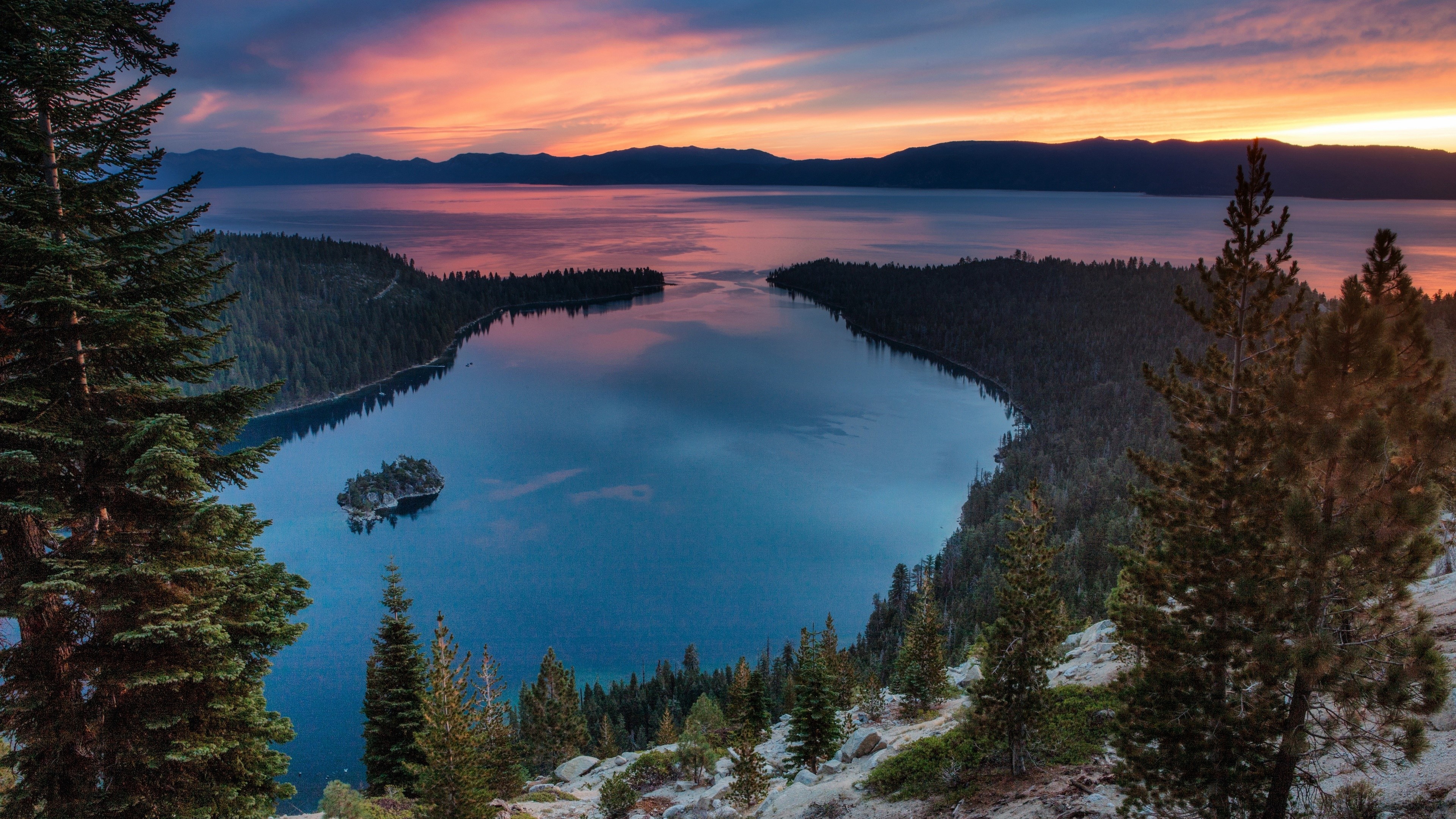 Animated snowing wallpaper, Lake Tahoe, 3840x2160 4K Desktop