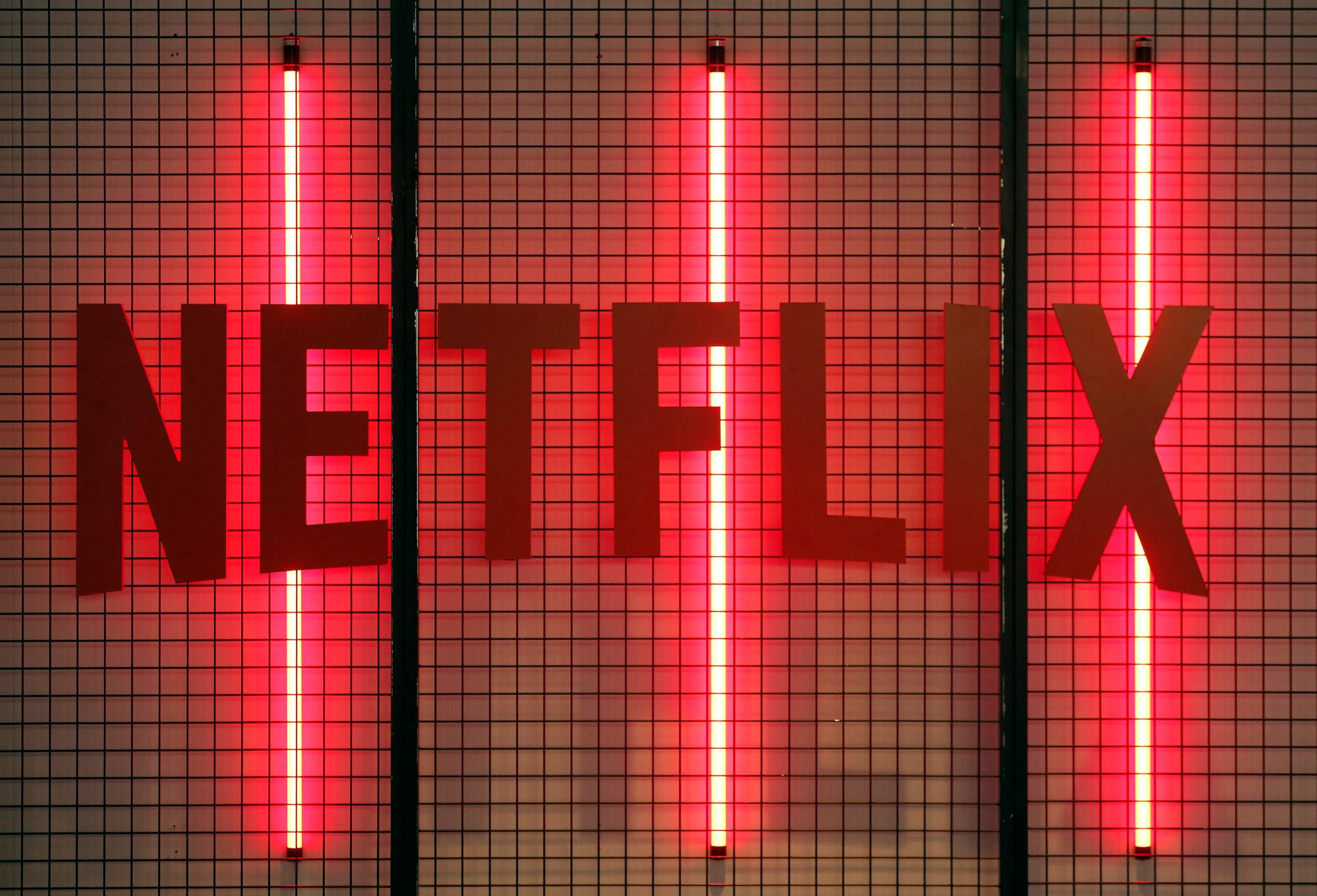 Netflix sued, South Korean internet provider, Squid Game traffic surge, 3090x2100 HD Desktop